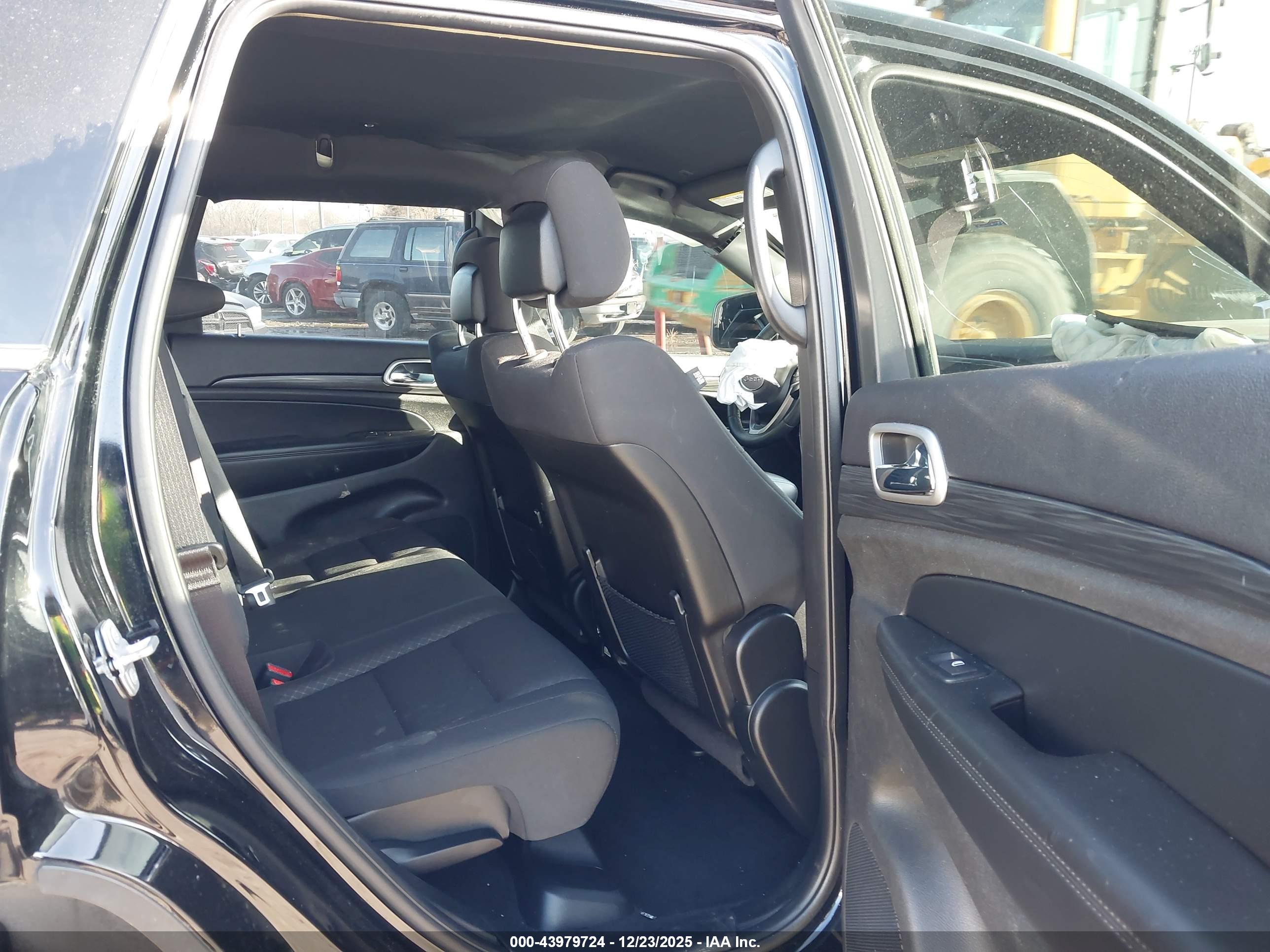 JEEP GRAND image 8
