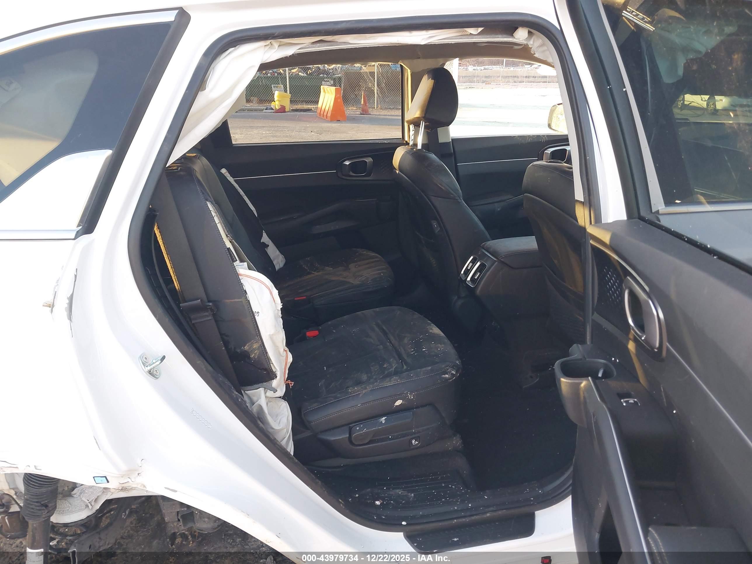 KIA SORENTO image 8