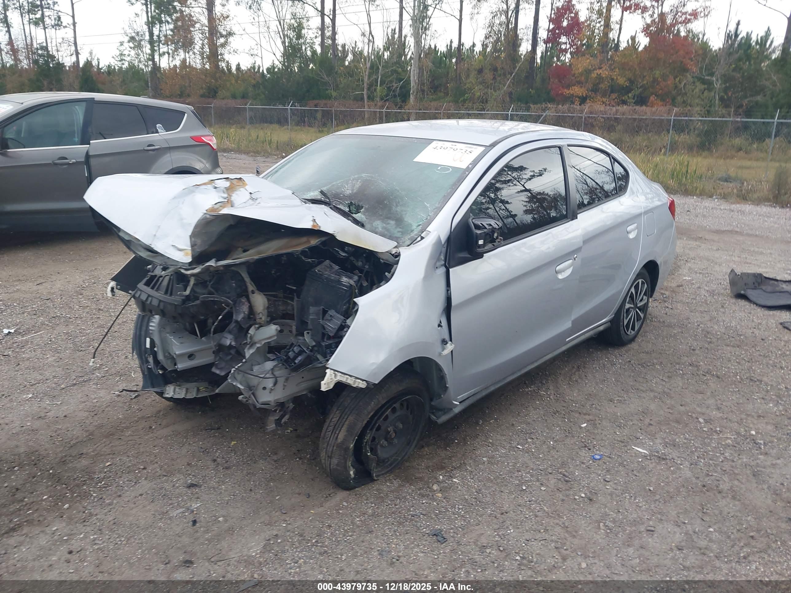 MITSUBISHI MIRAGE image 2