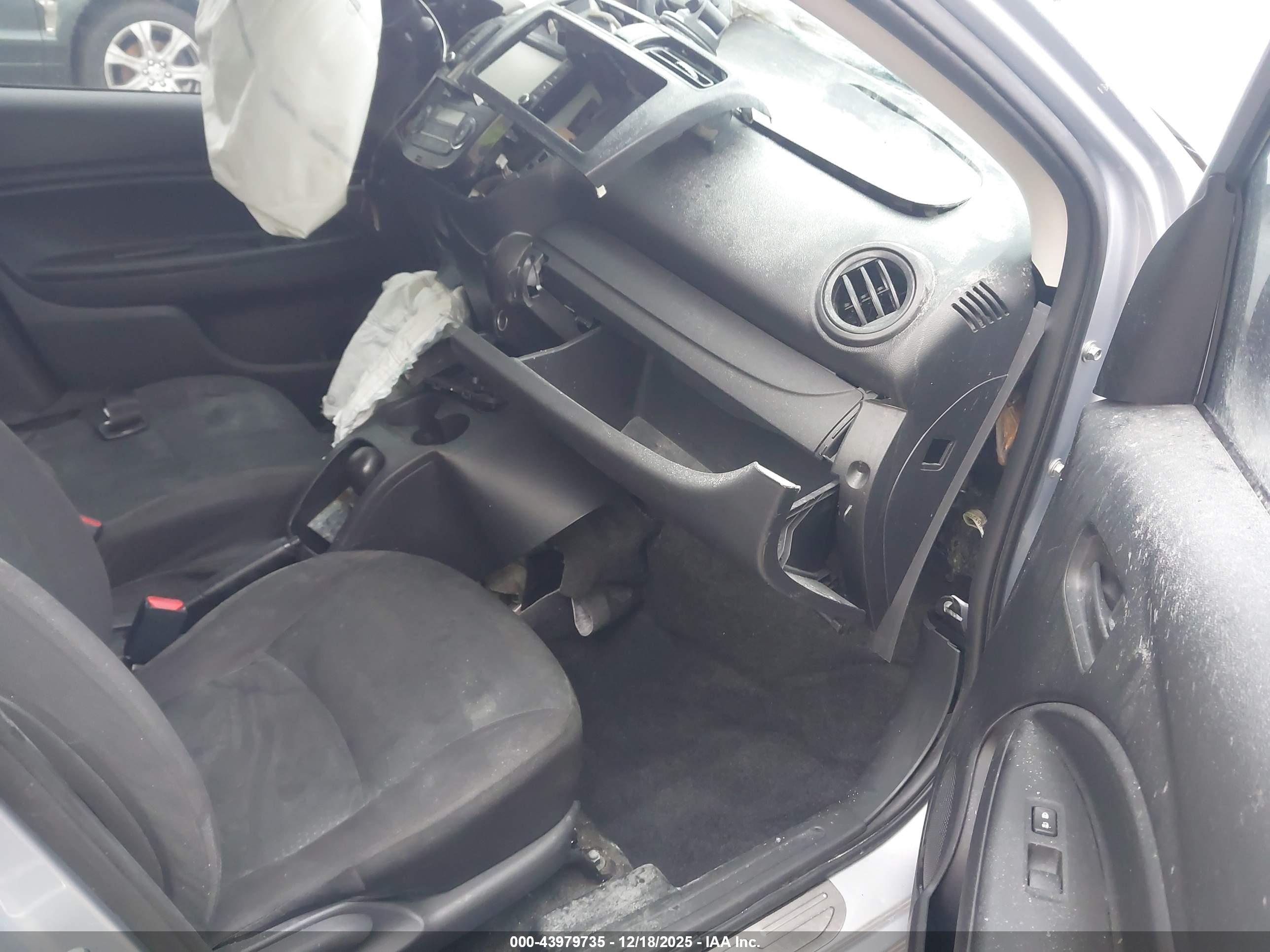 MITSUBISHI MIRAGE image 5