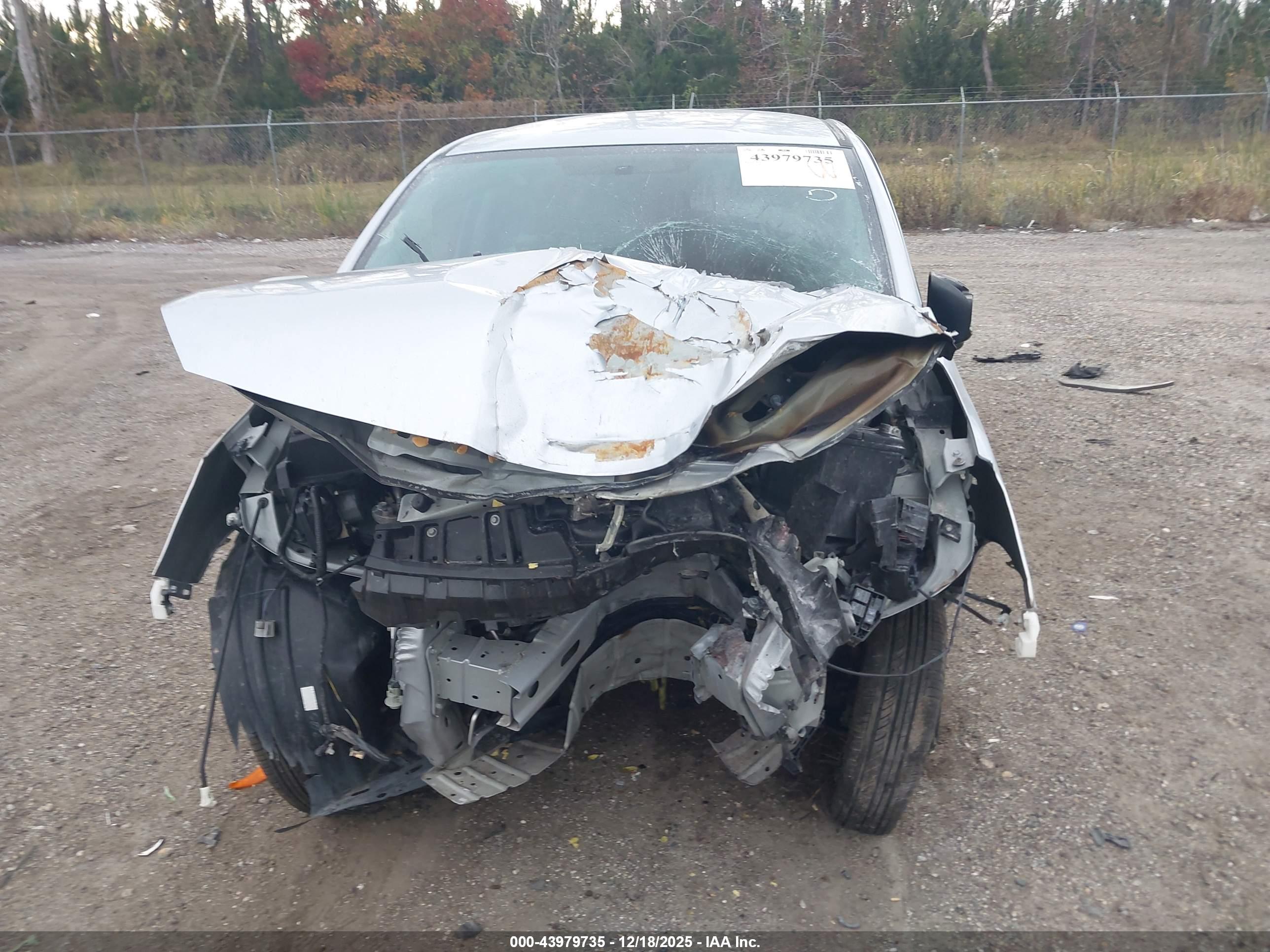 MITSUBISHI MIRAGE image 6