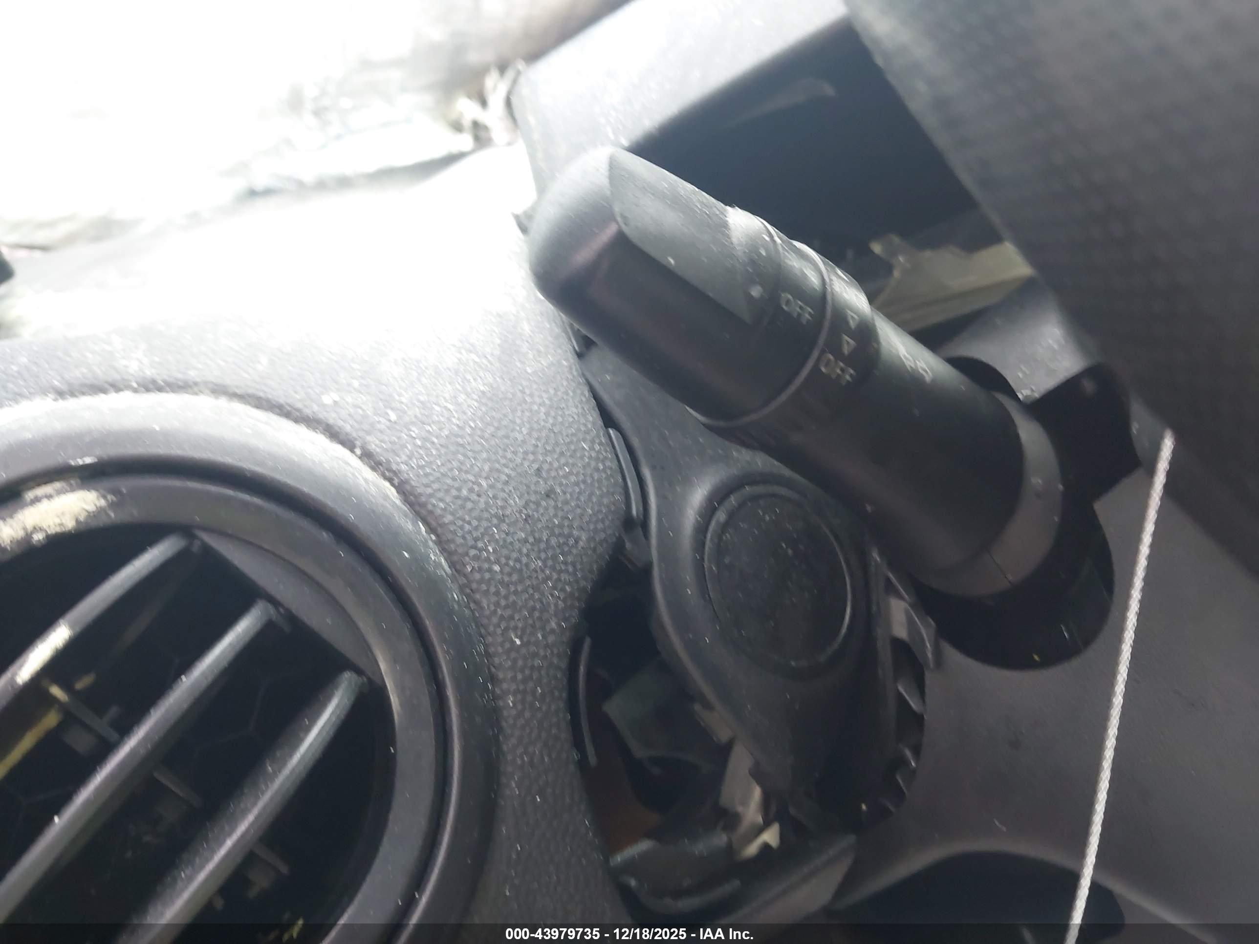 MITSUBISHI MIRAGE image 7