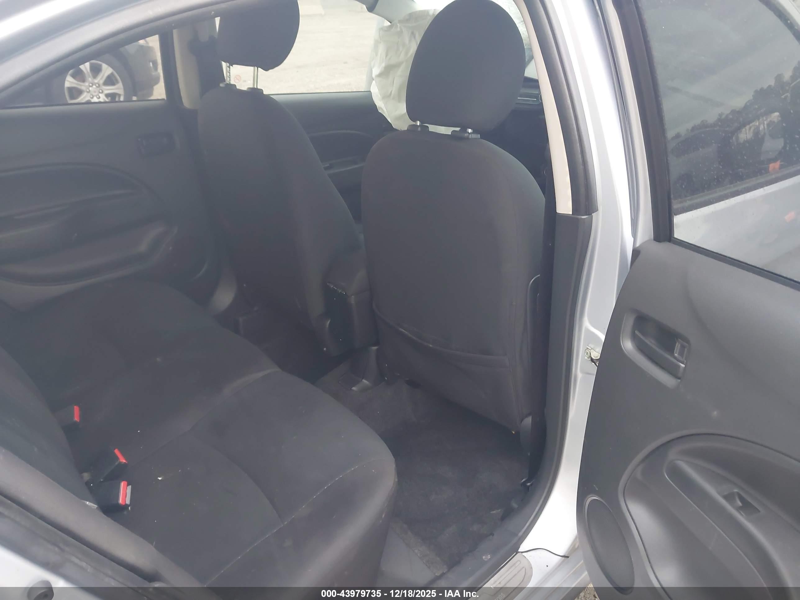 MITSUBISHI MIRAGE image 8