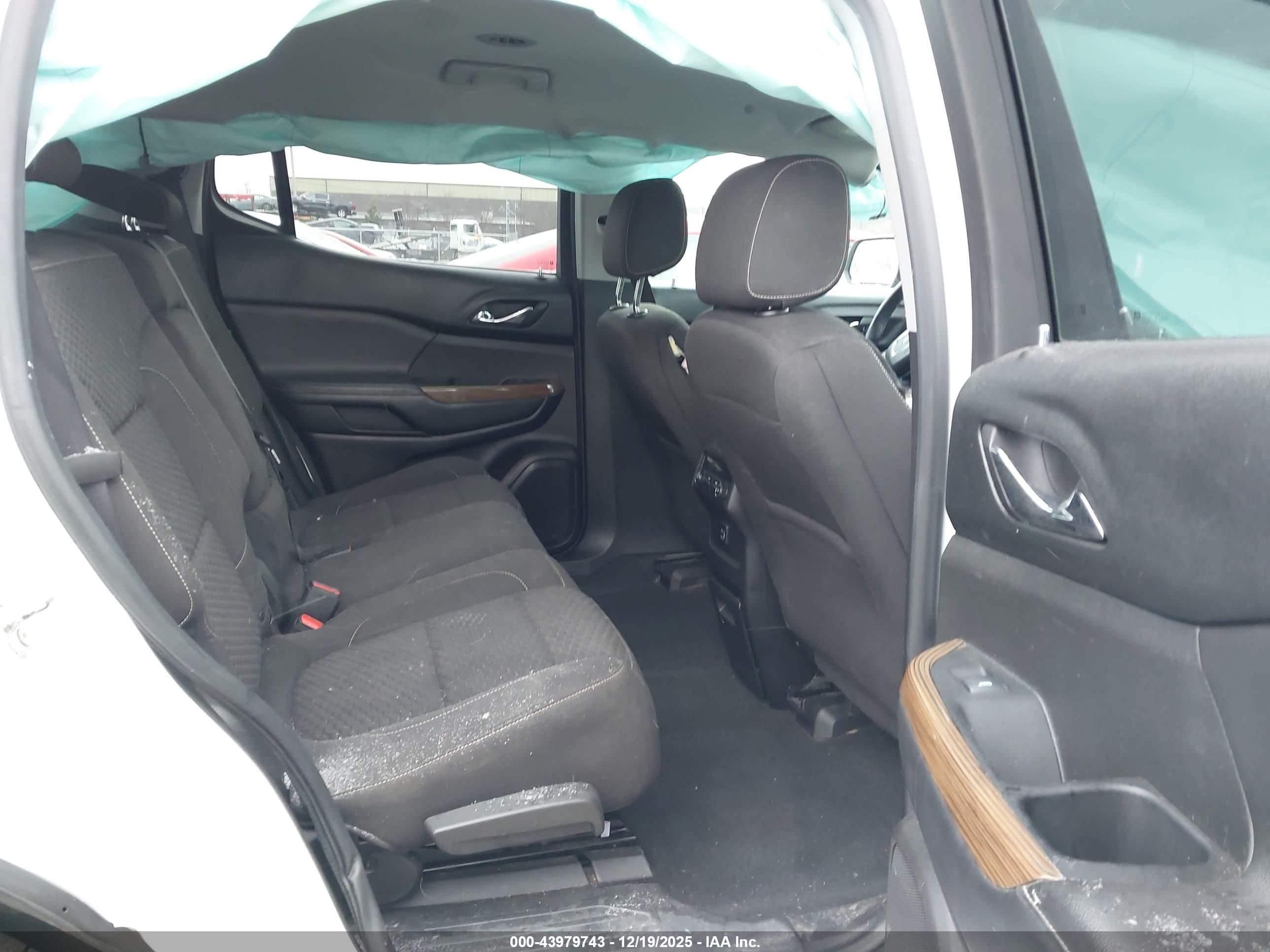 GMC ACADIA image 8