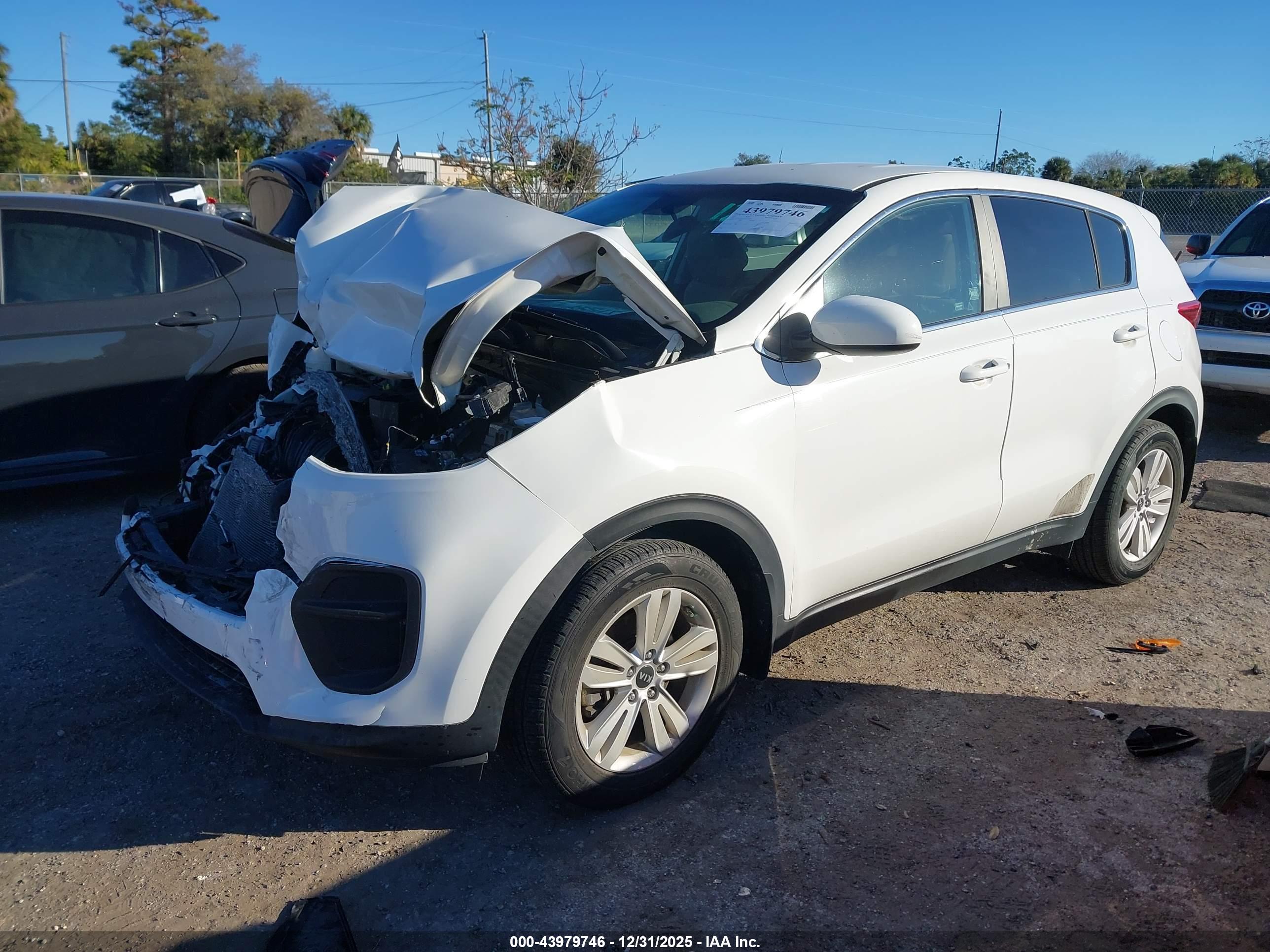KIA SPORTAGE image 2