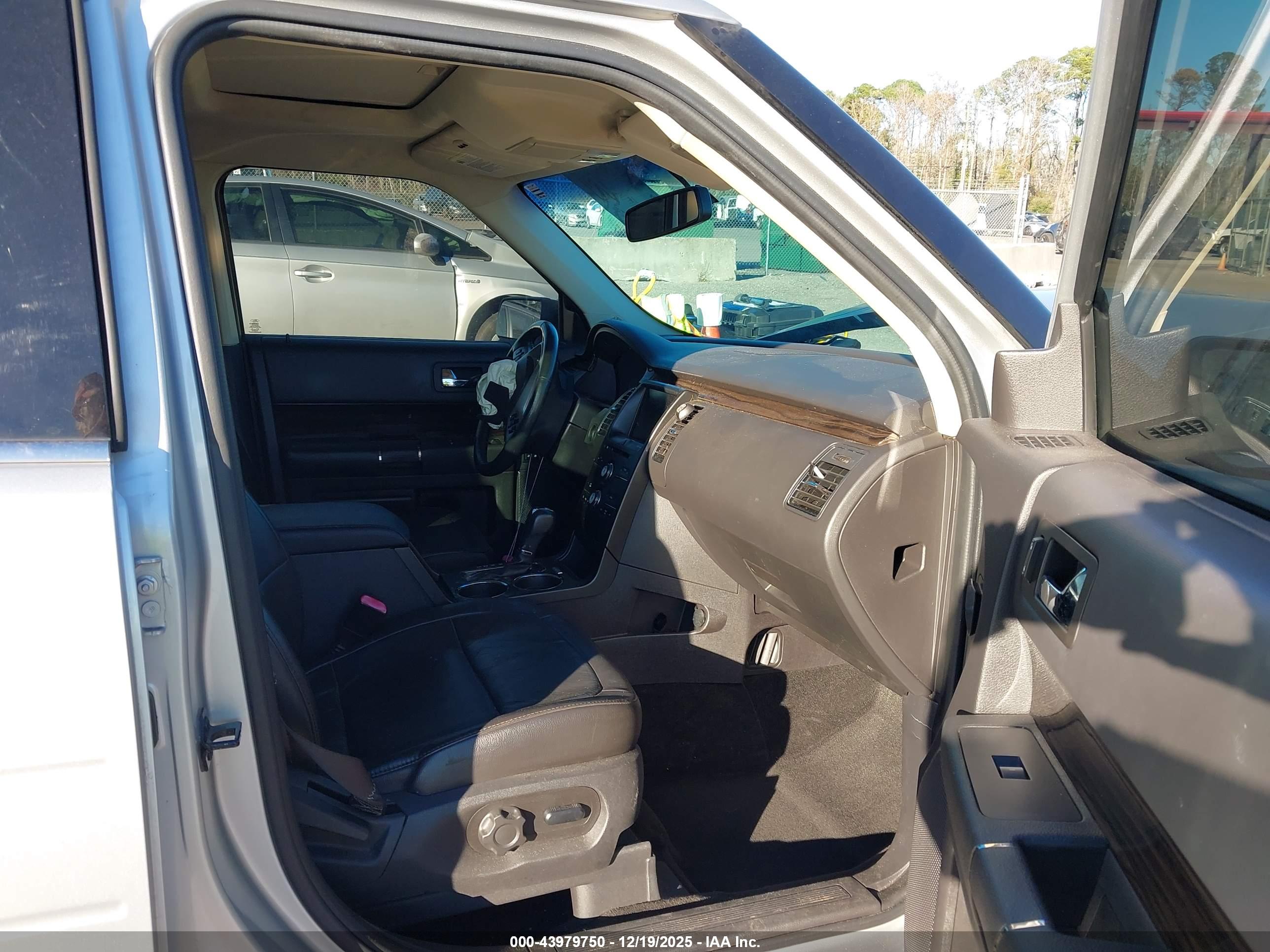 FORD FLEX image 5