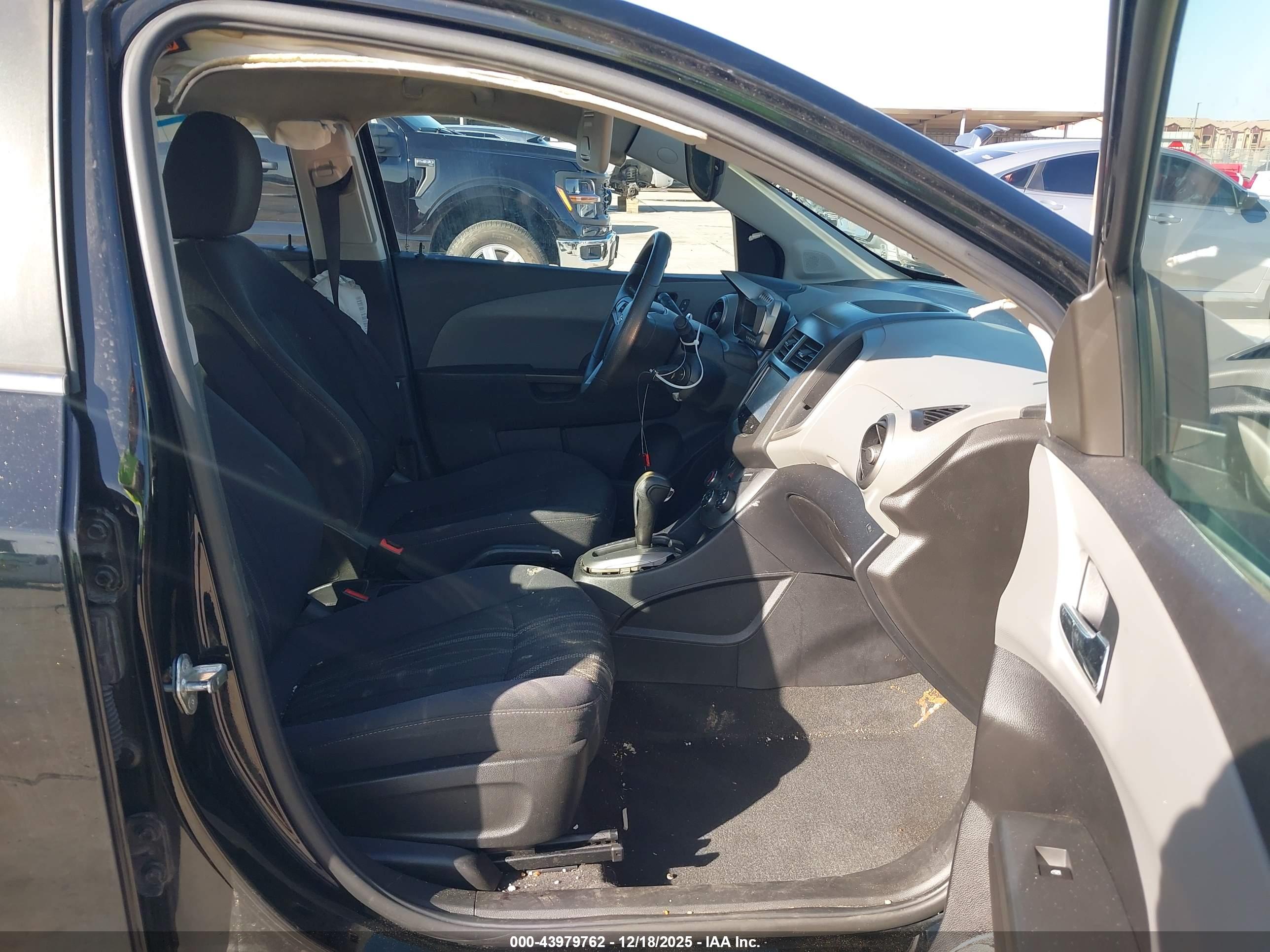 CHEVROLET SONIC image 5