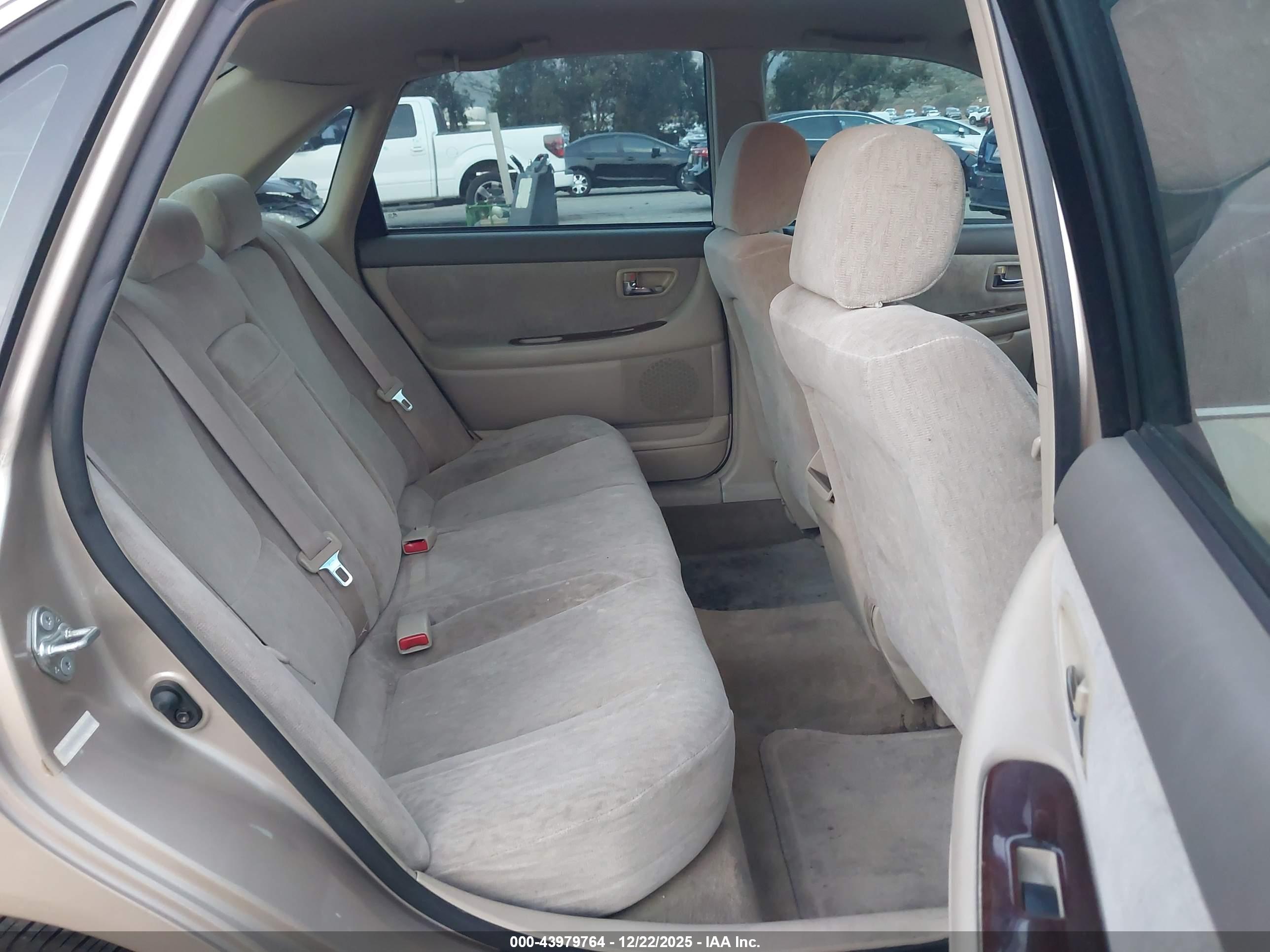 TOYOTA AVALON image 8