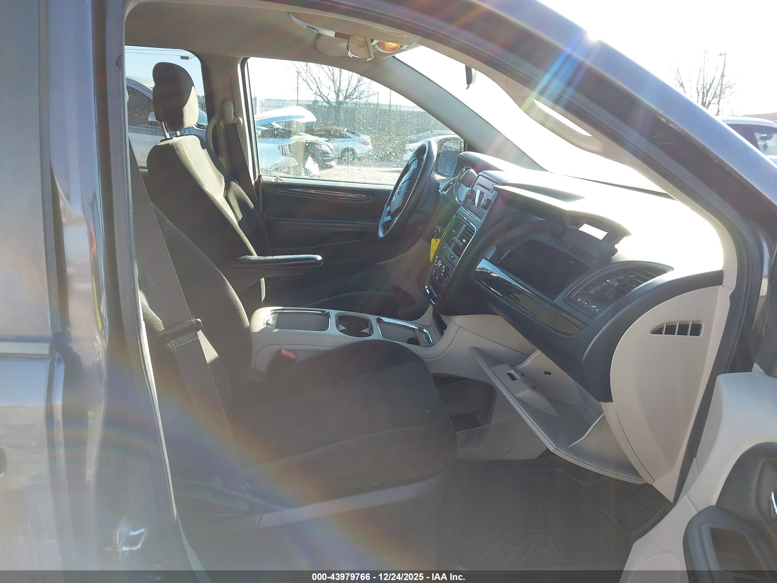DODGE GRAND image 5