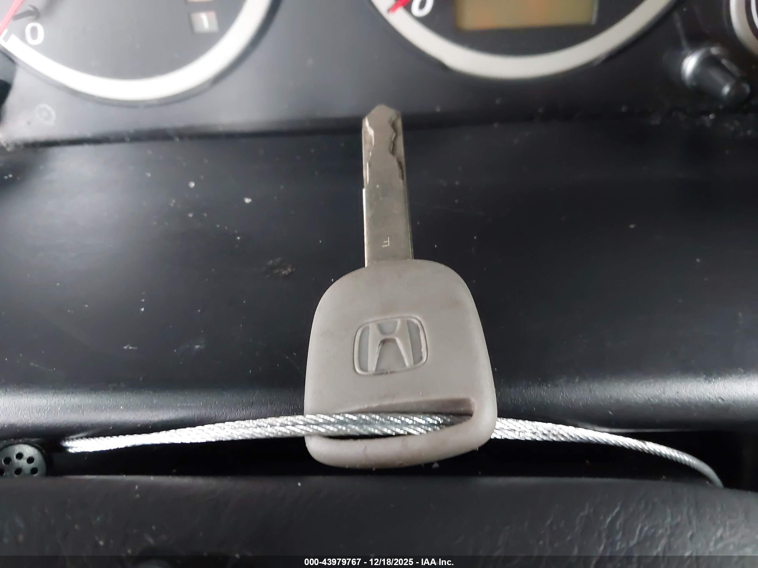HONDA CR-V image 11