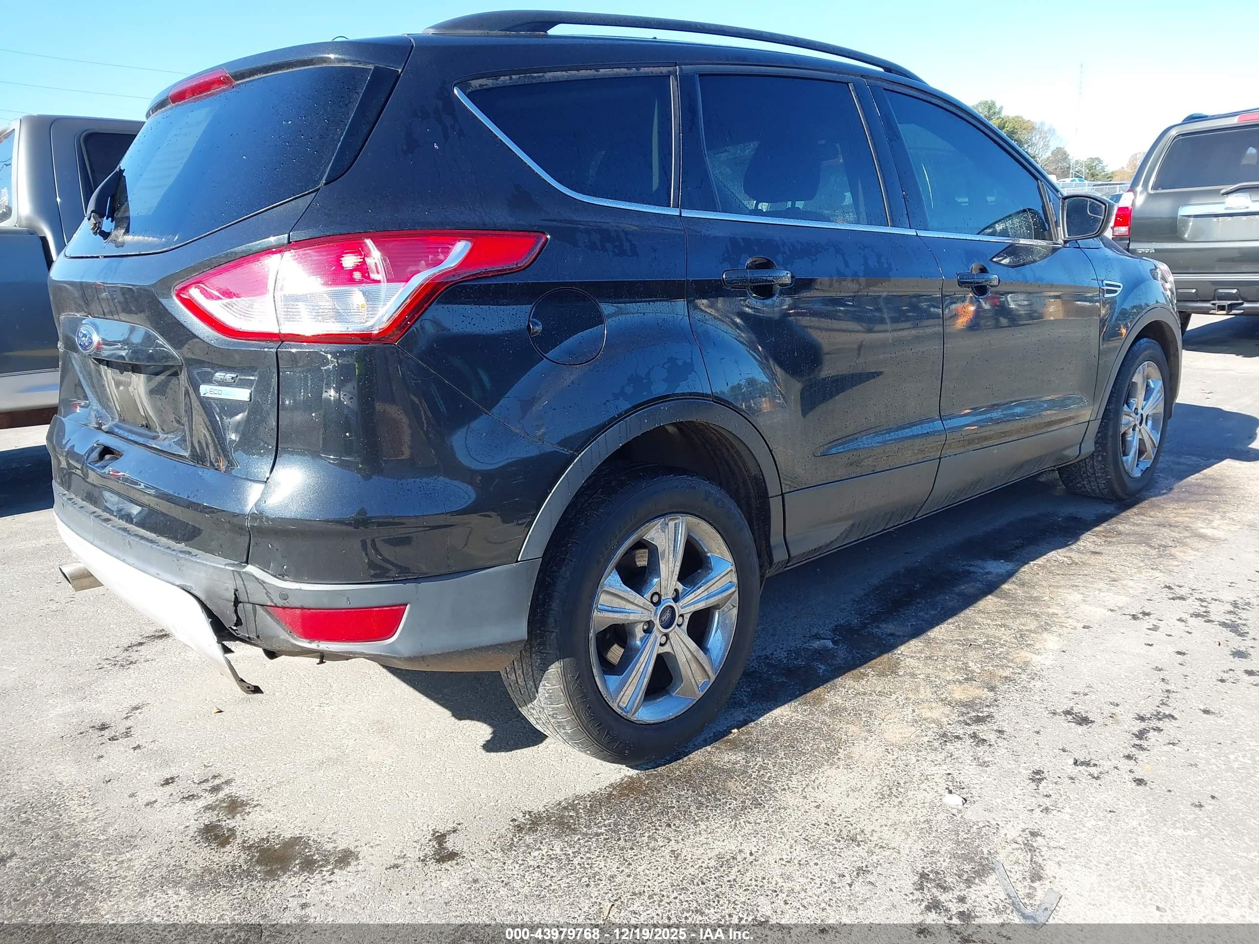 FORD ESCAPE image 4