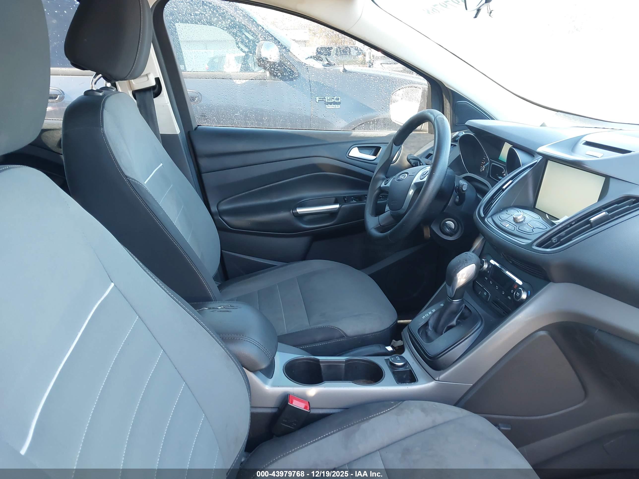 FORD ESCAPE image 5