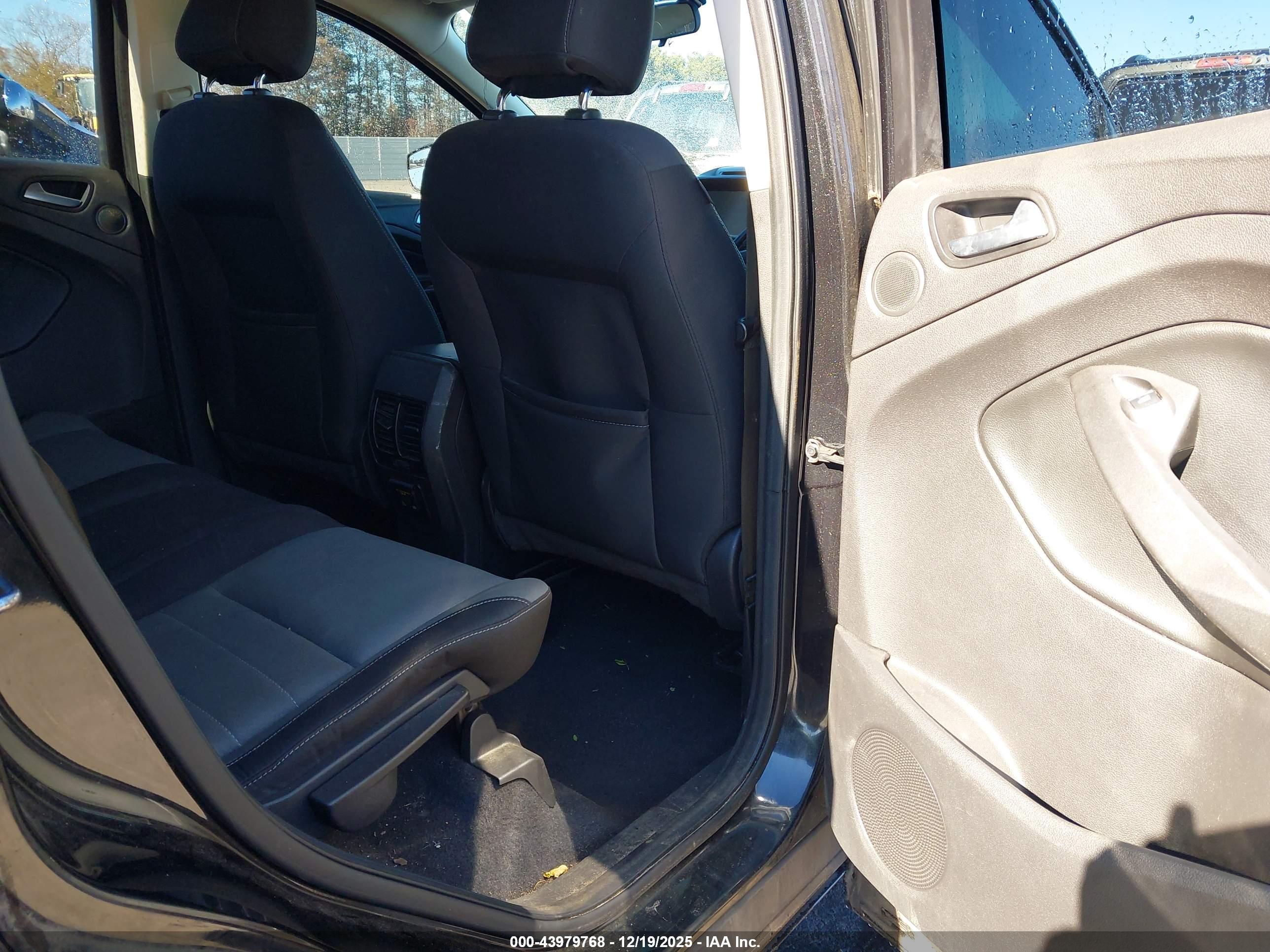FORD ESCAPE image 8