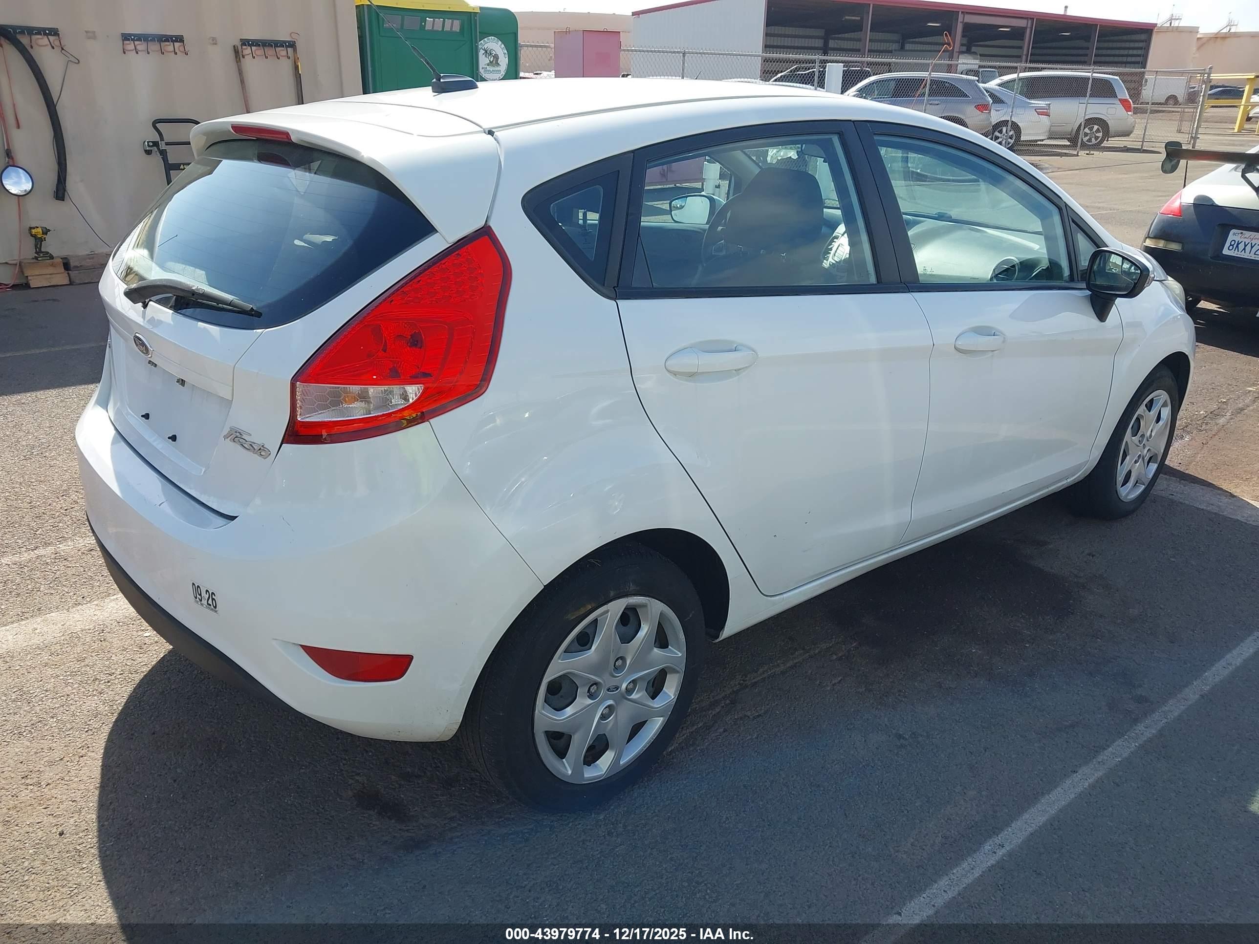 FORD FIESTA image 4