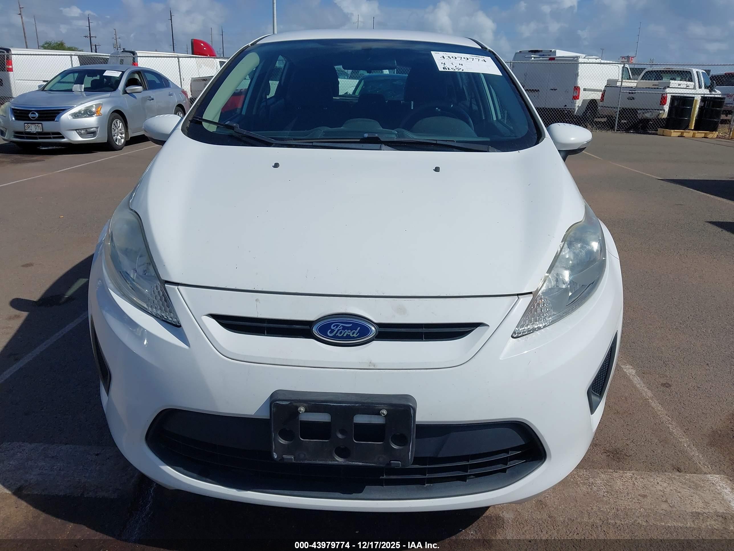FORD FIESTA image 6