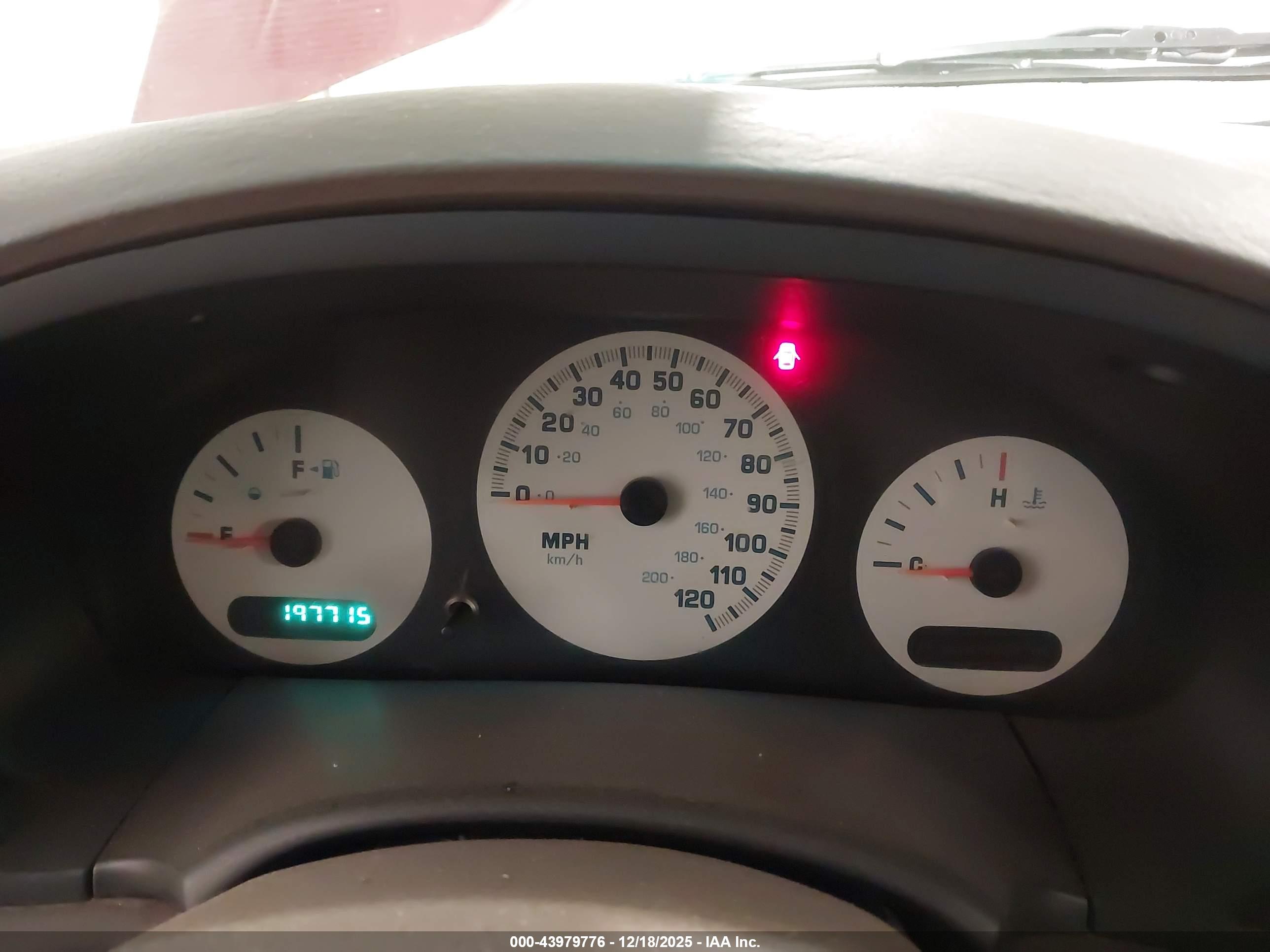 DODGE CARAVAN image 7