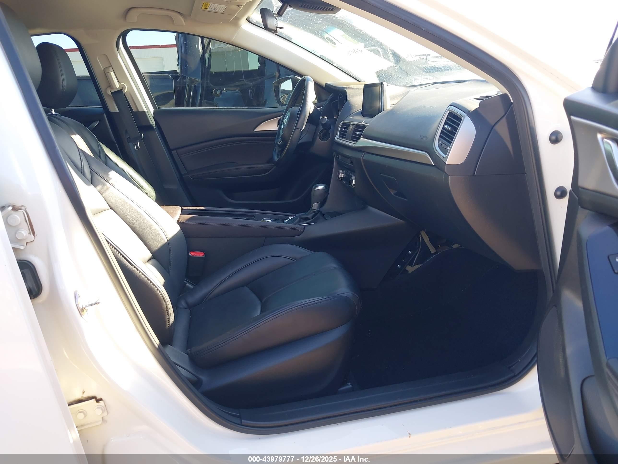 MAZDA MAZDA3 image 5