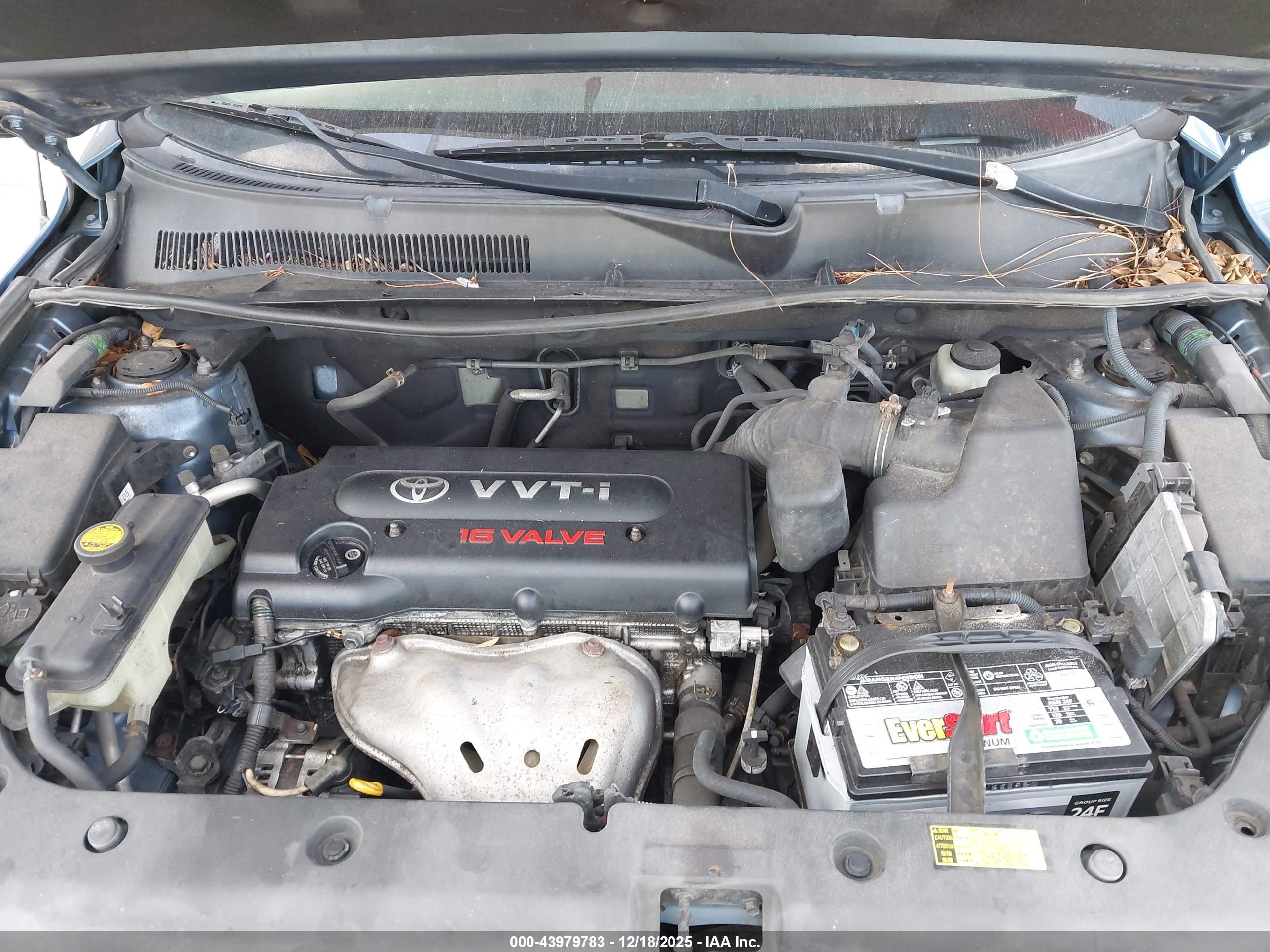 TOYOTA RAV4 image 10