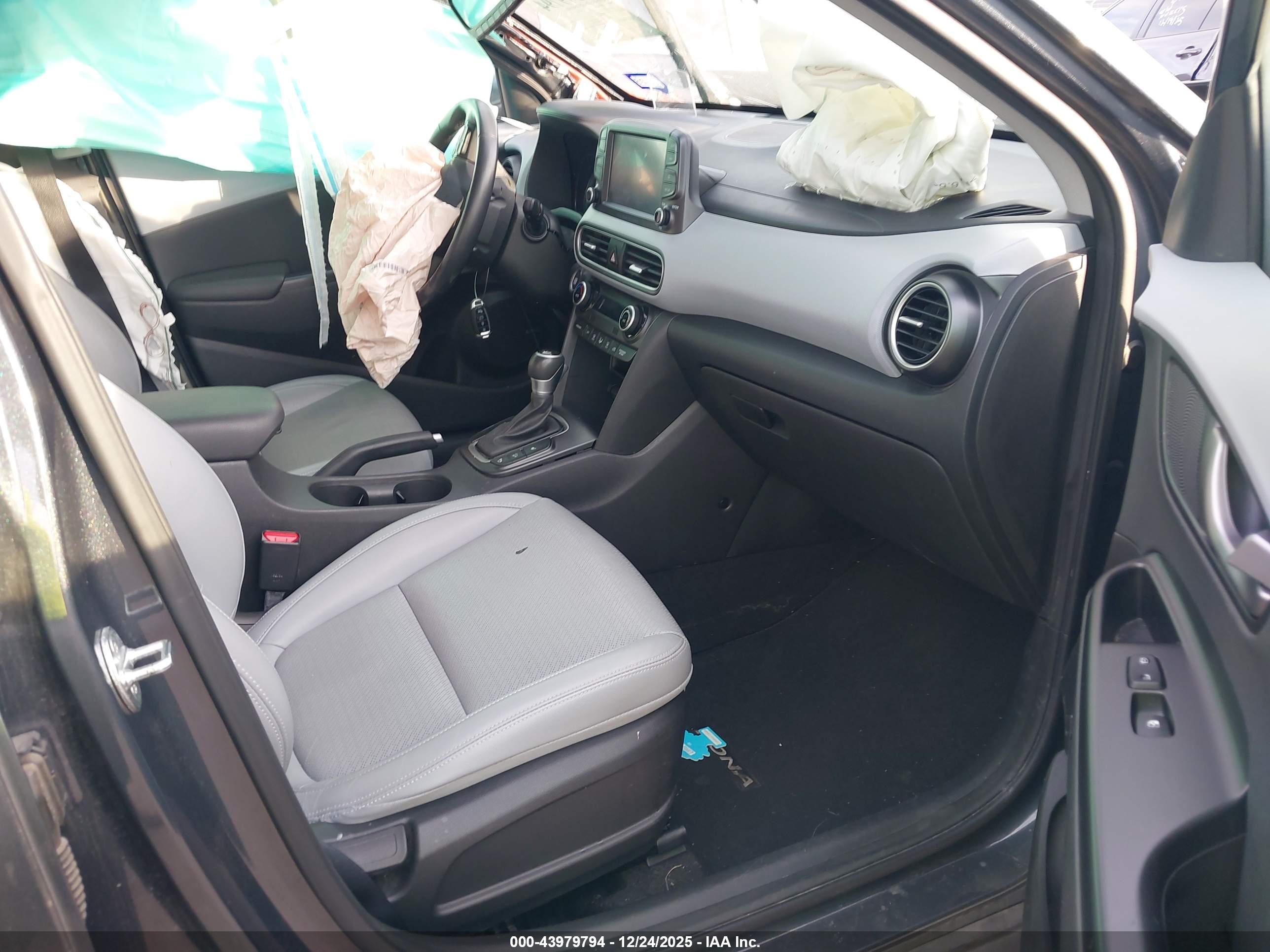 HYUNDAI KONA image 5