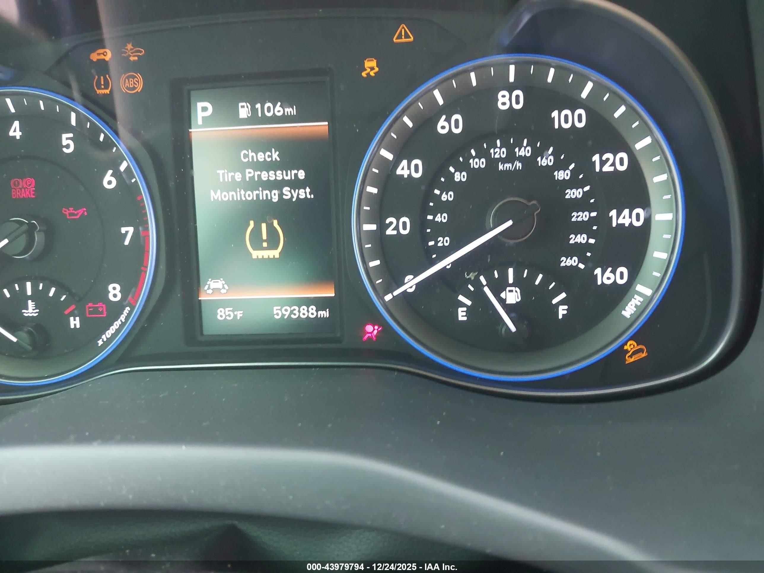 HYUNDAI KONA image 7