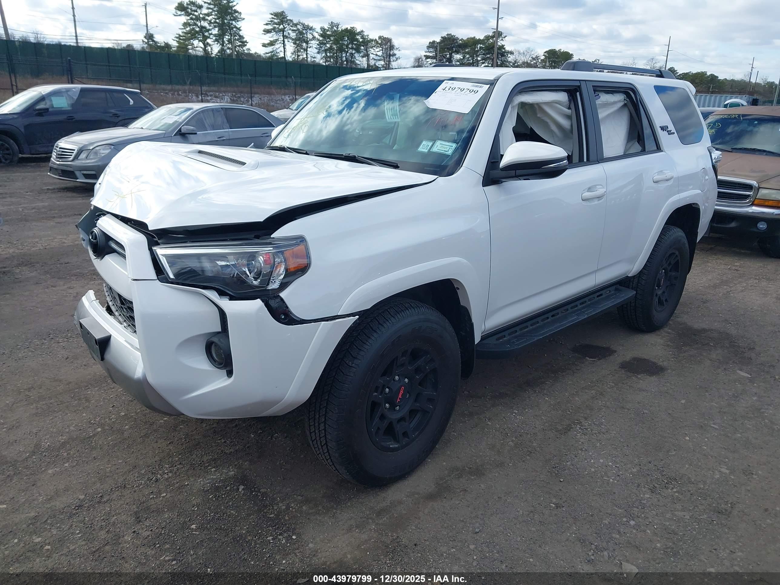 TOYOTA 4RUNNER image 2