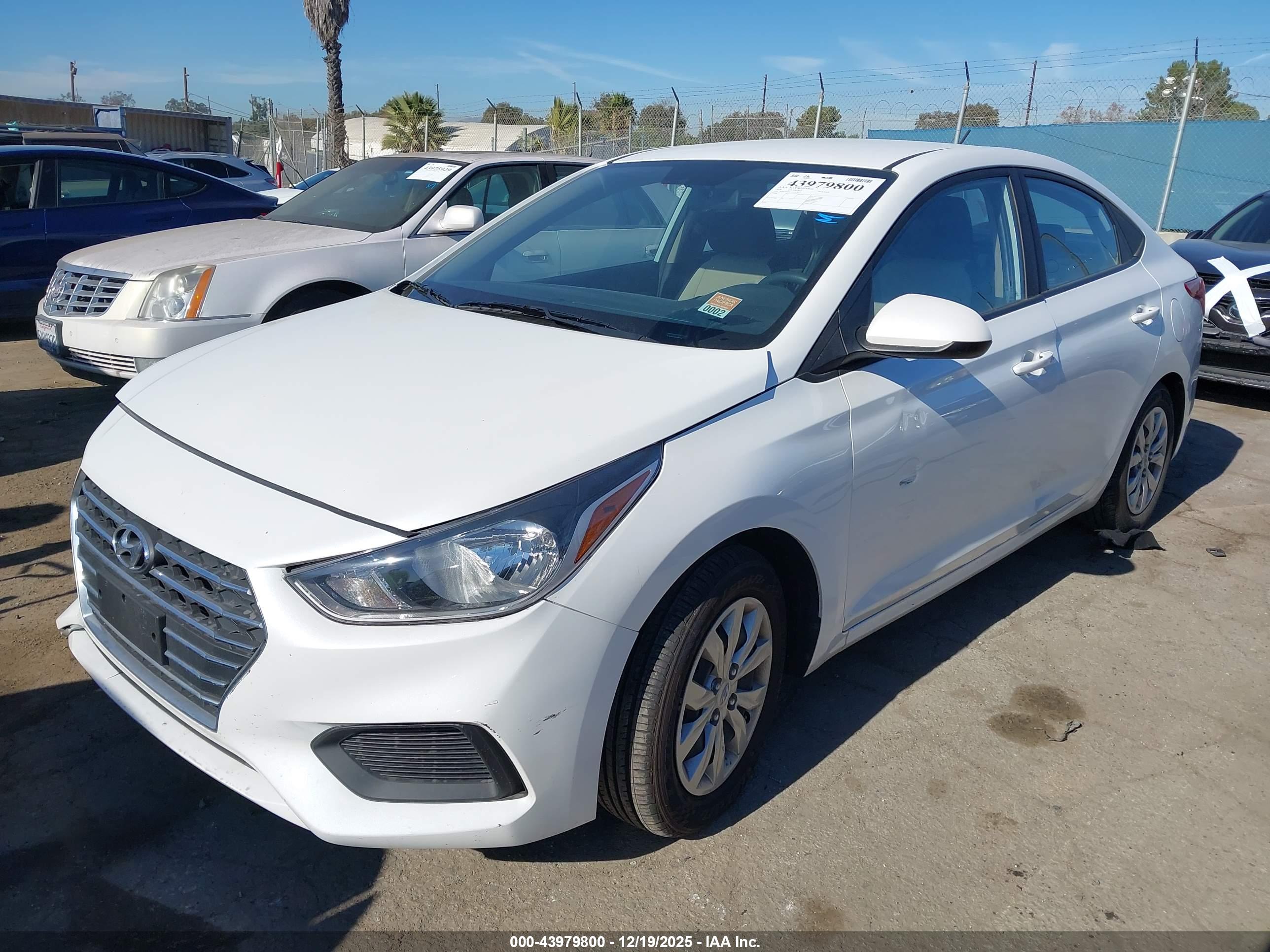 HYUNDAI ACCENT image 2
