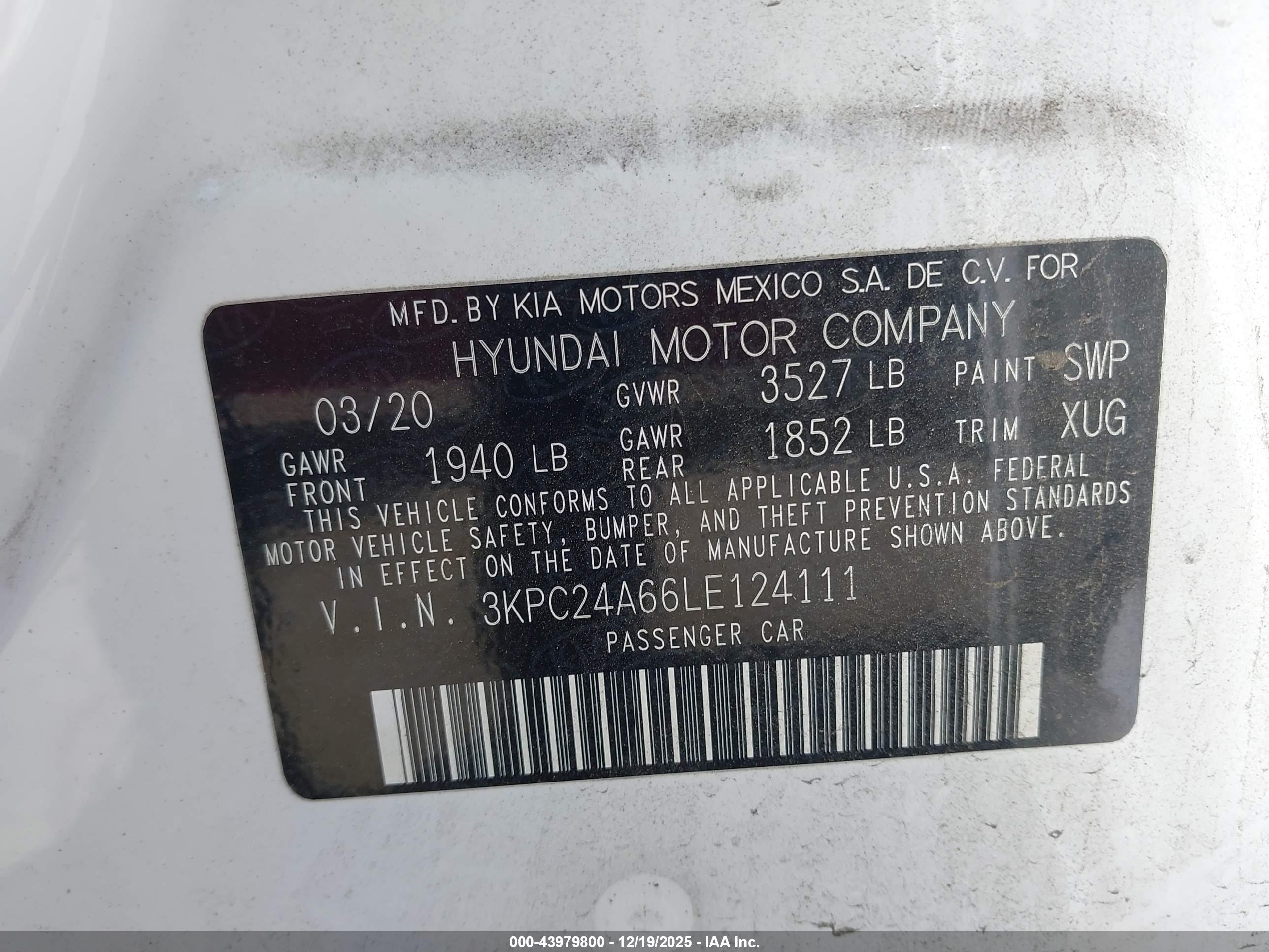 HYUNDAI ACCENT image 9