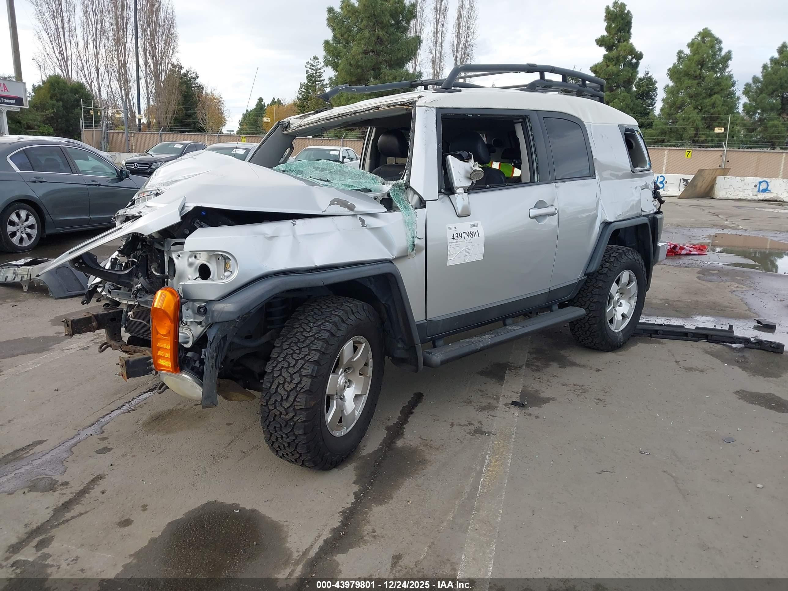 TOYOTA FJ image 2