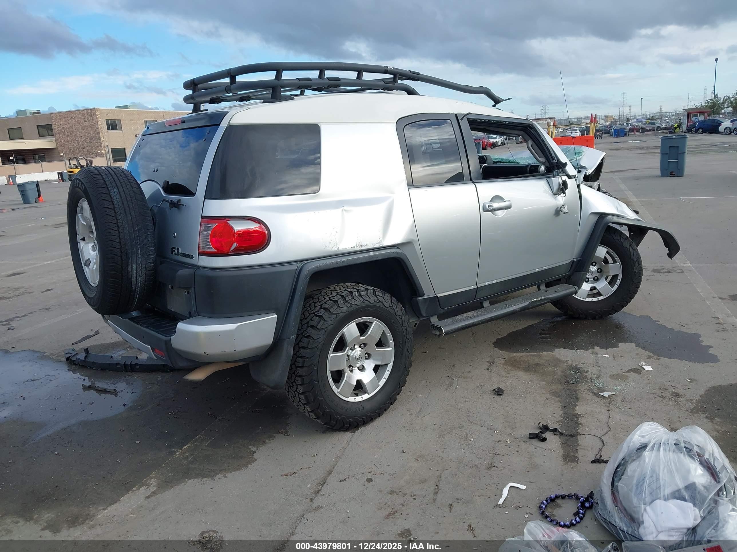TOYOTA FJ image 4