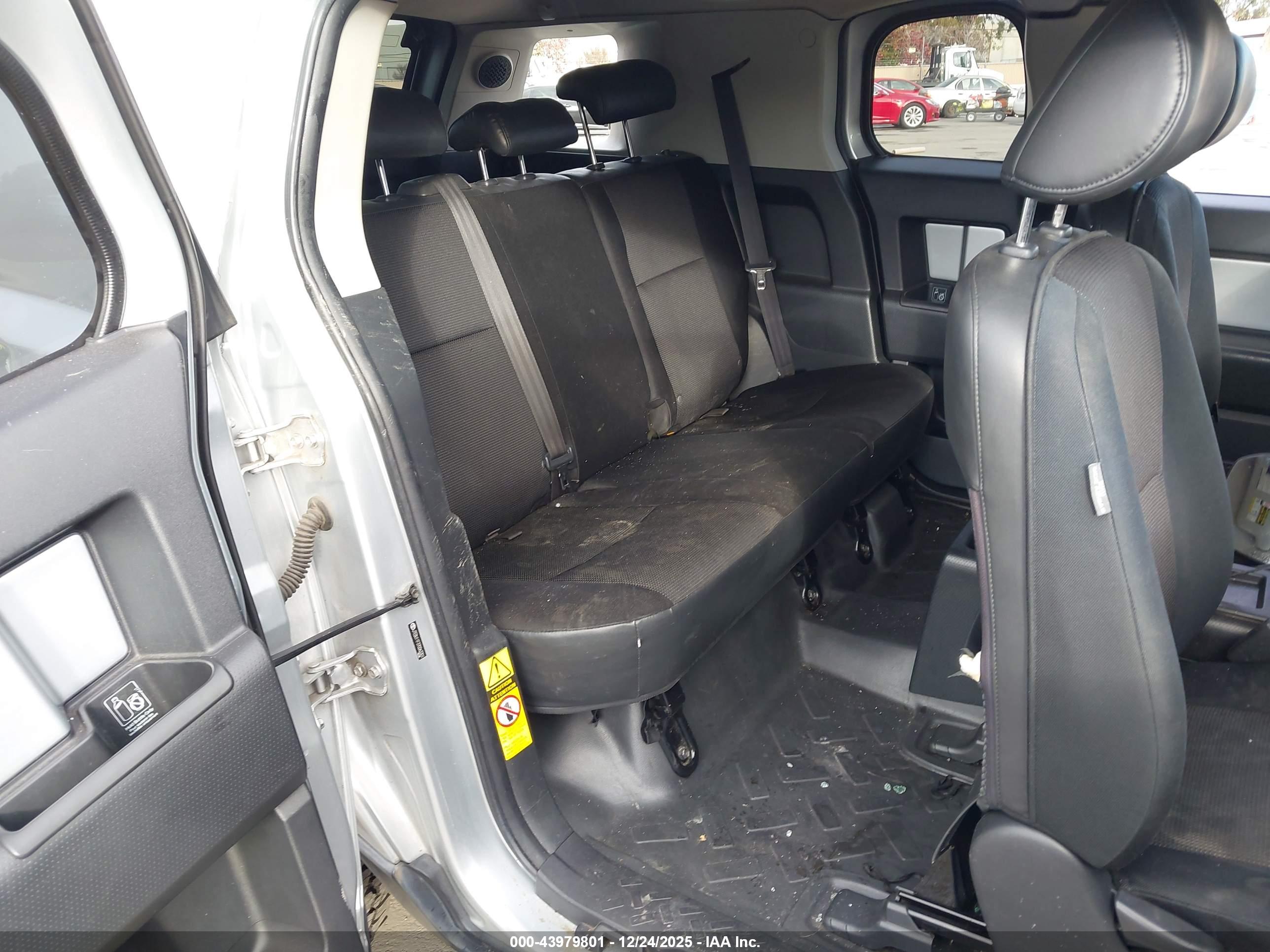 TOYOTA FJ image 8