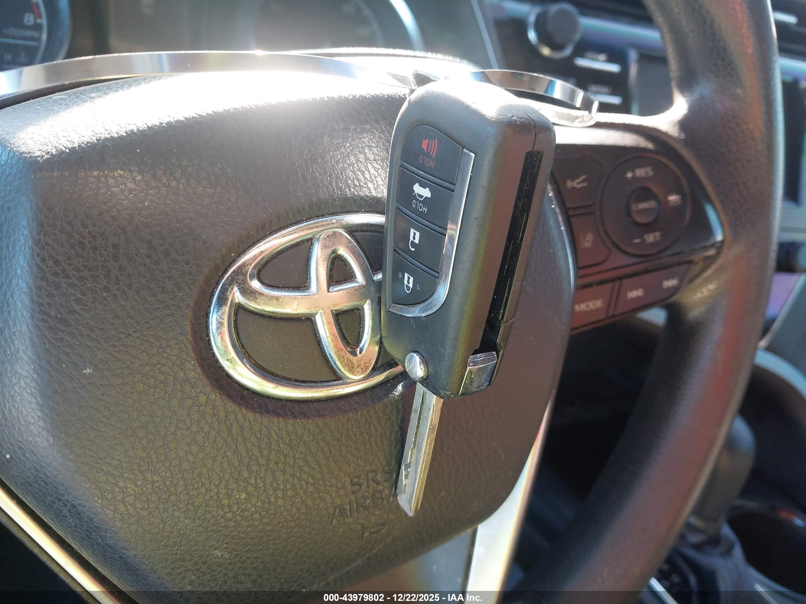 TOYOTA CAMRY image 11