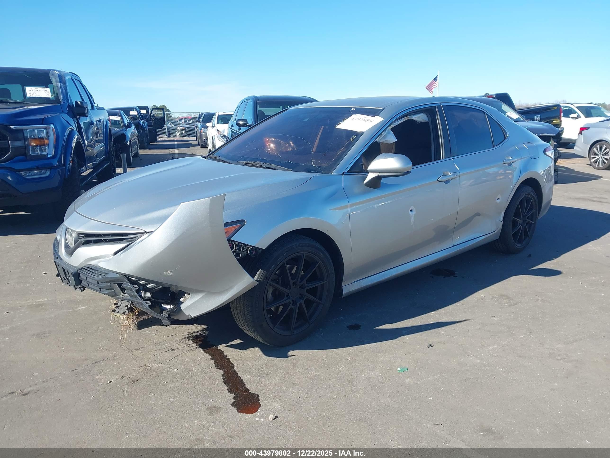 TOYOTA CAMRY image 2