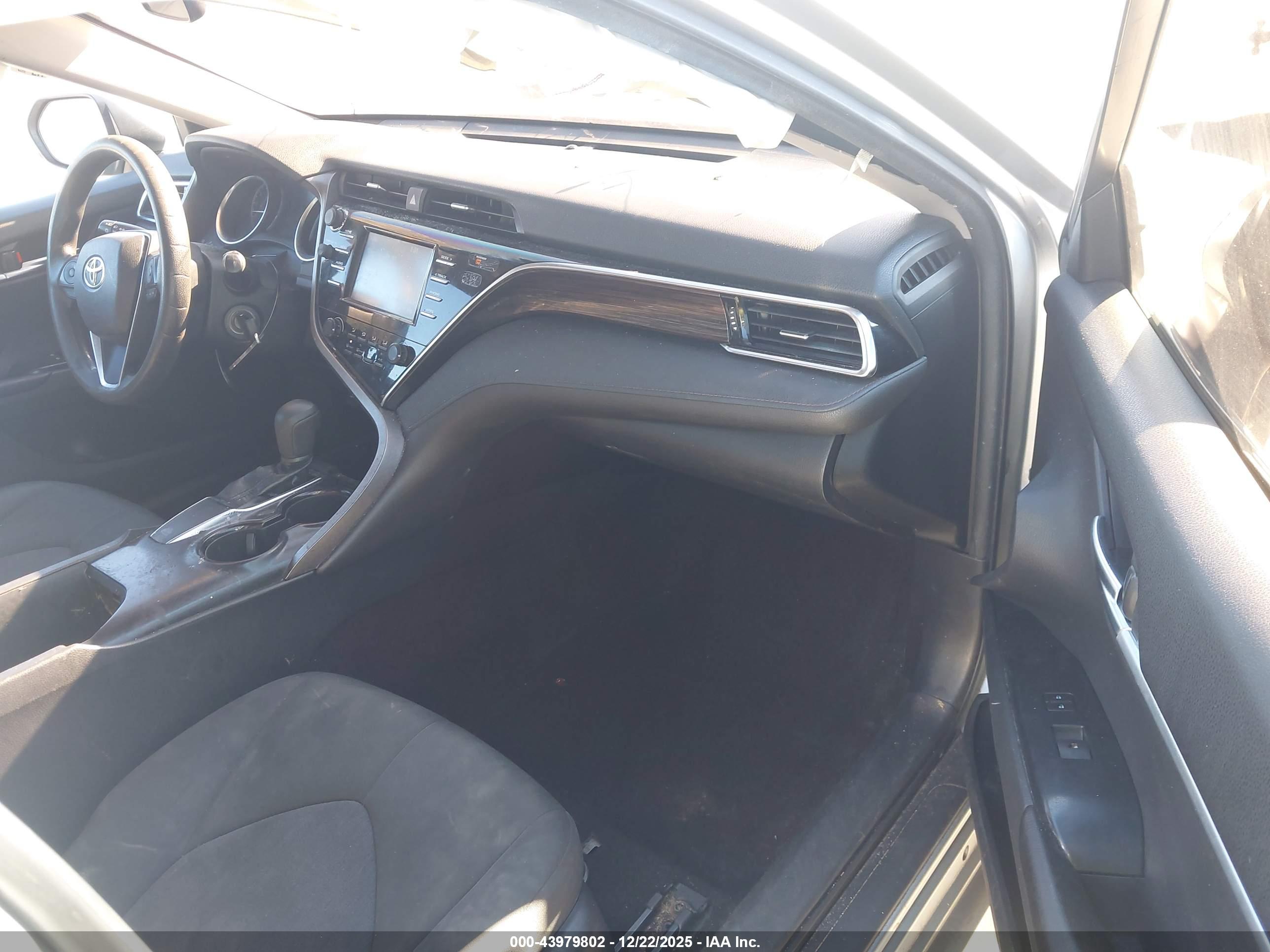 TOYOTA CAMRY image 5