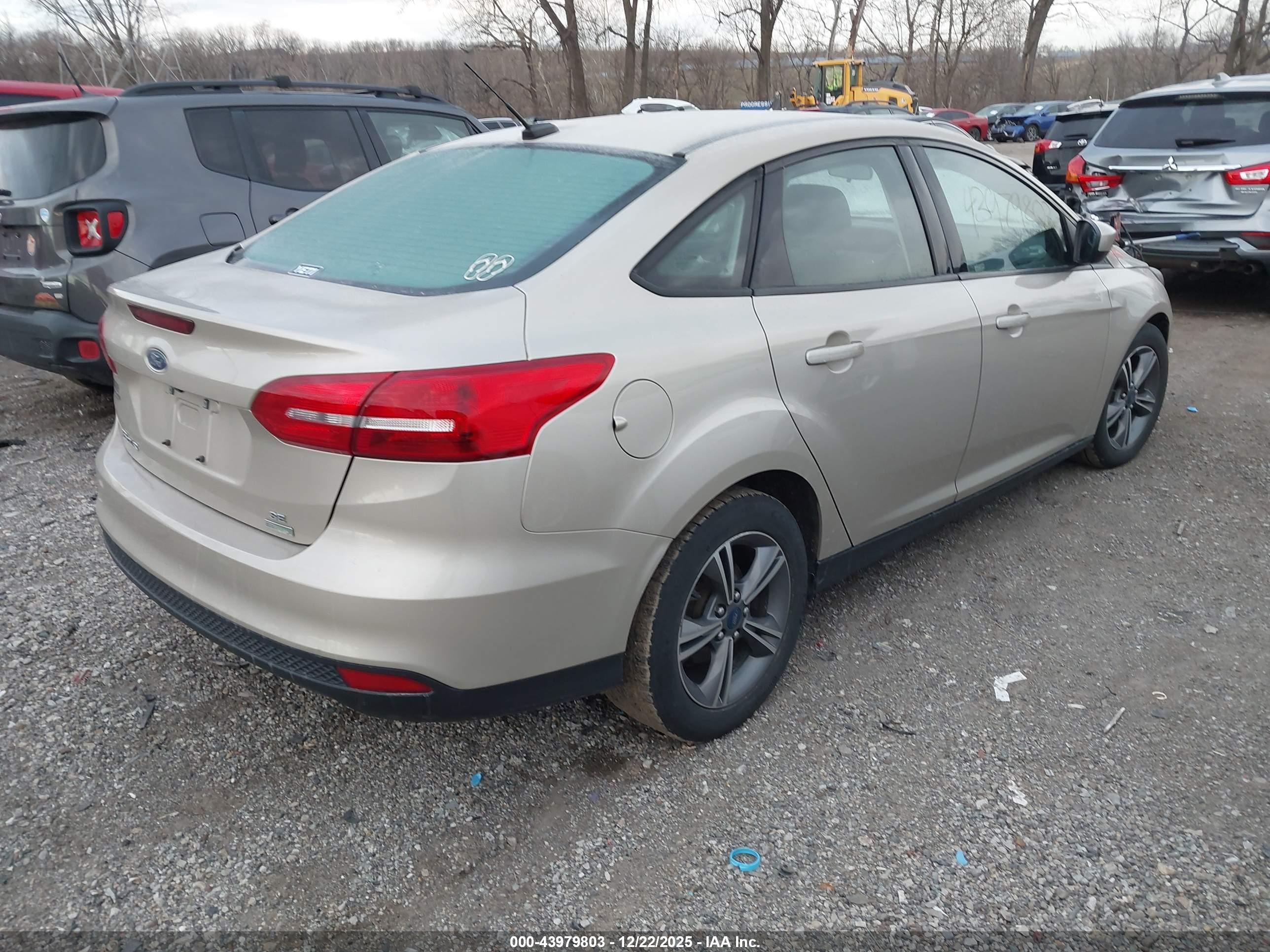 FORD FOCUS image 4