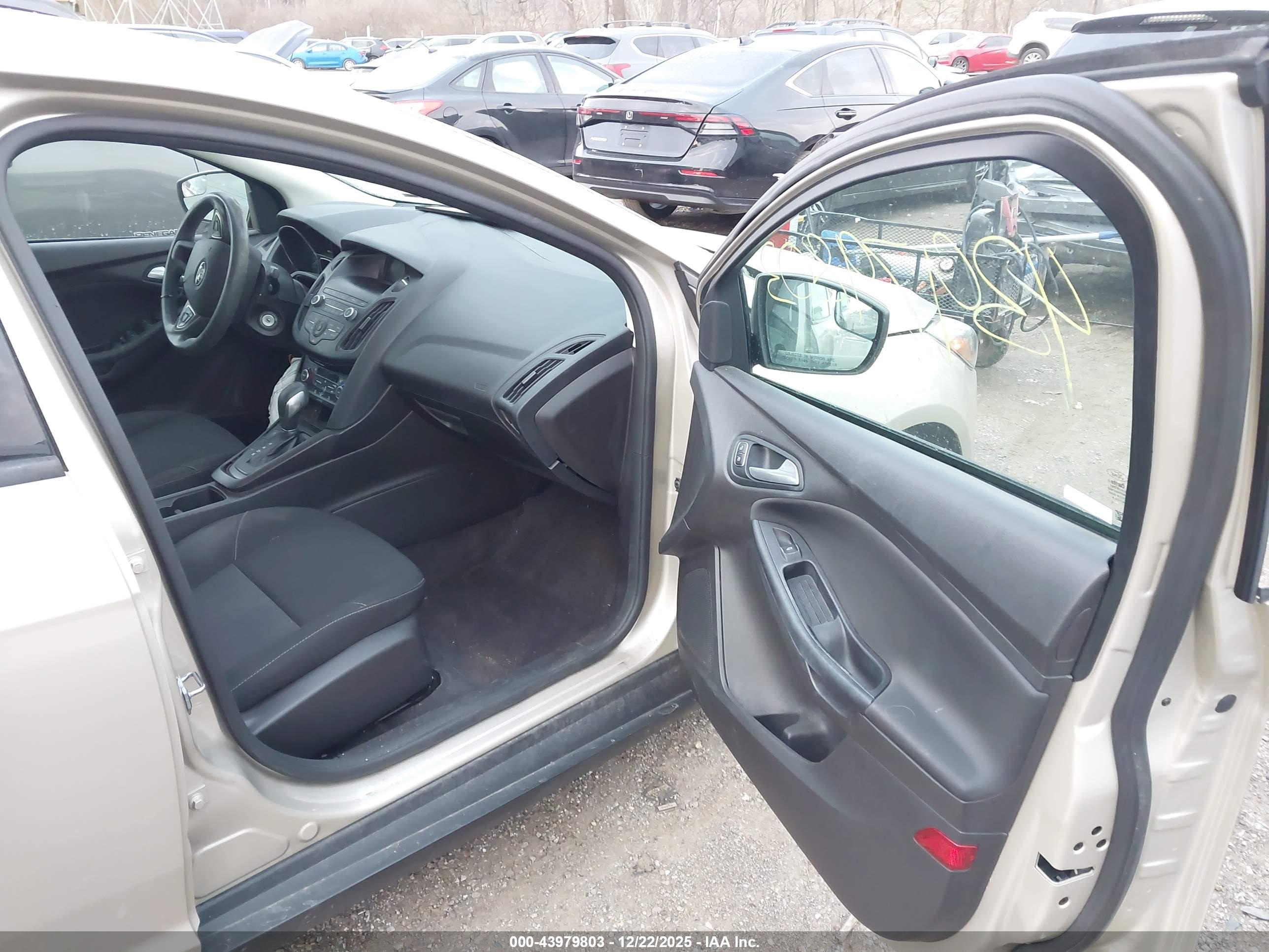 FORD FOCUS image 5