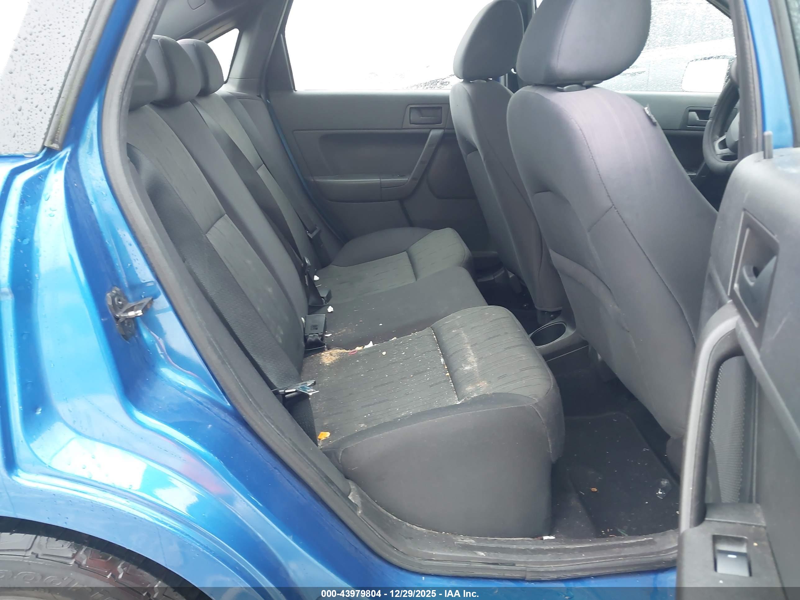 FORD FOCUS image 8