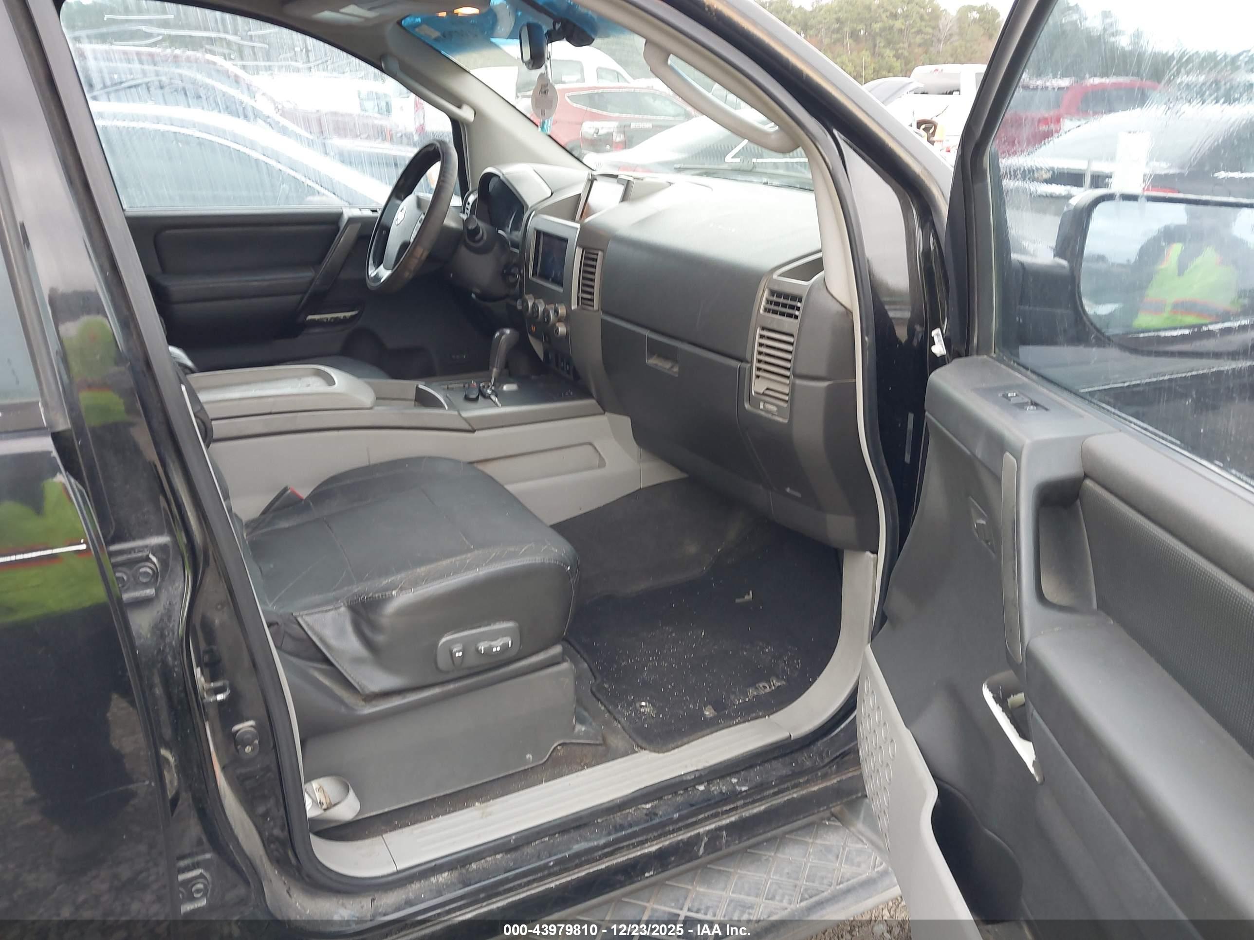 NISSAN PATHFINDER image 5