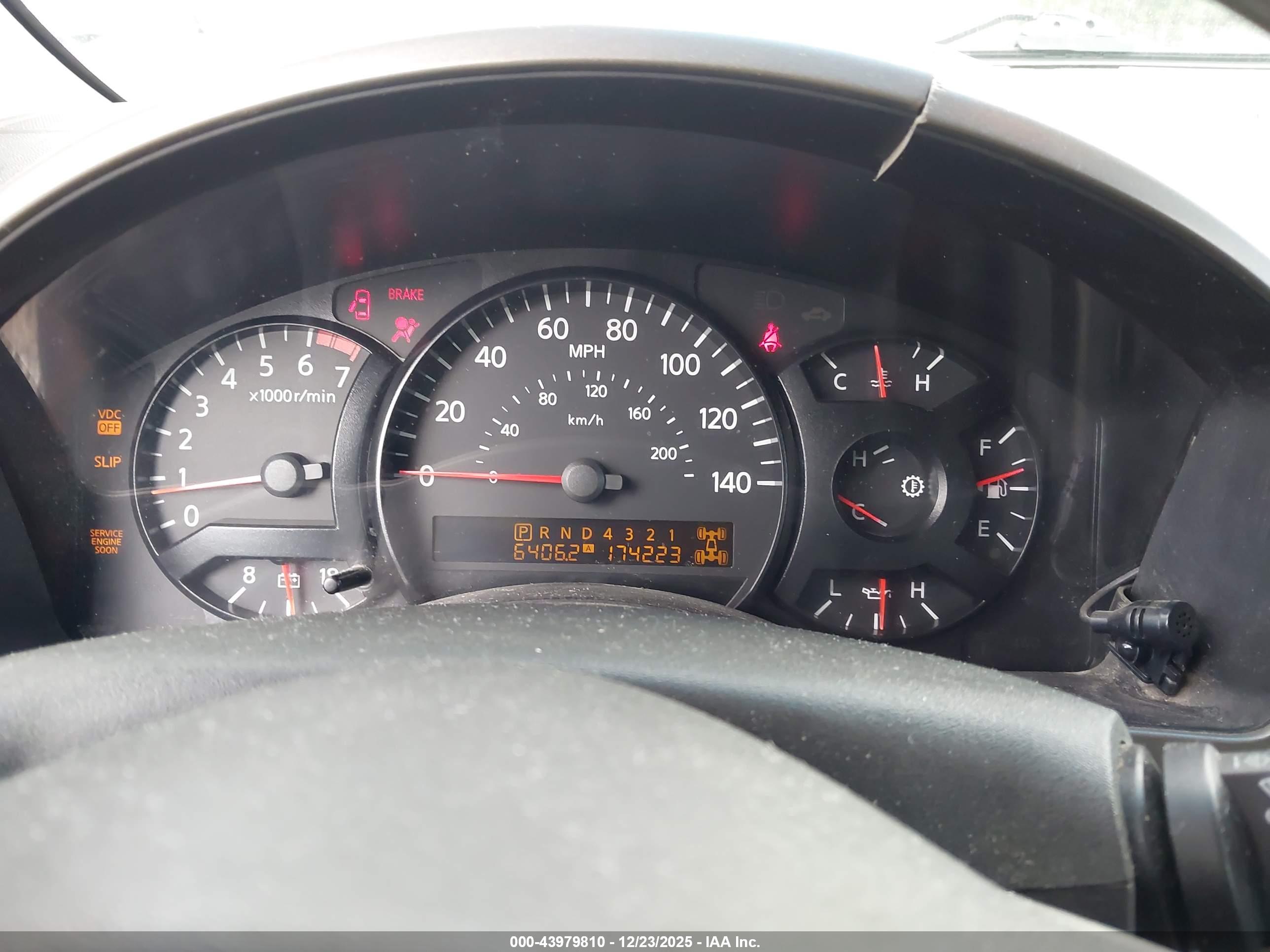 NISSAN PATHFINDER image 7