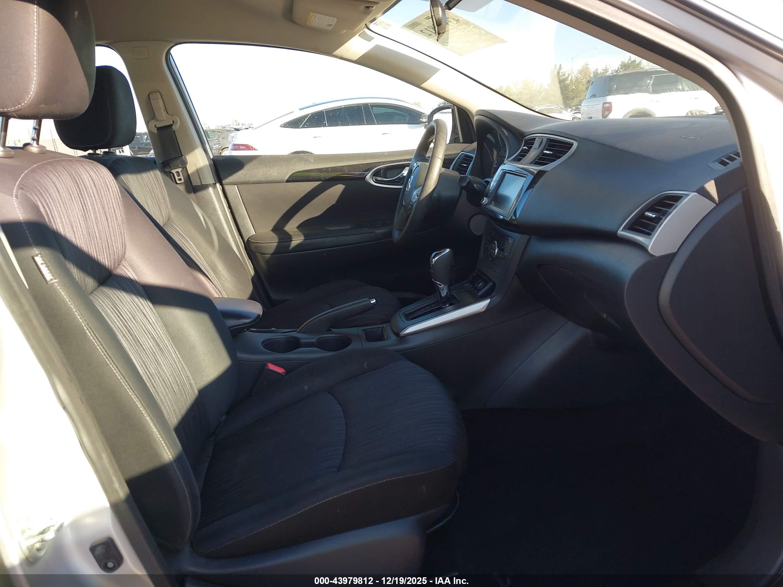 NISSAN SENTRA image 5
