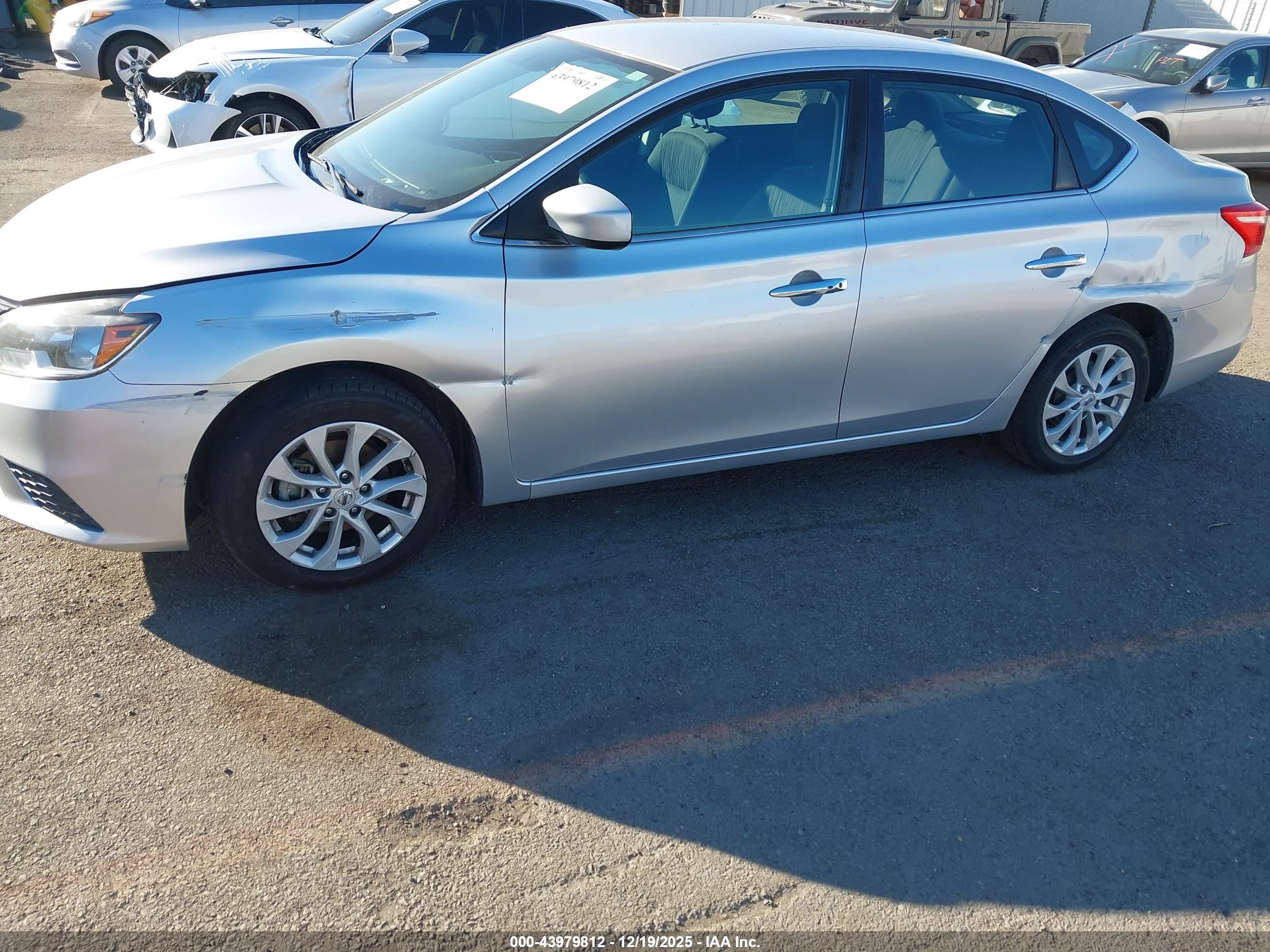 NISSAN SENTRA image 6
