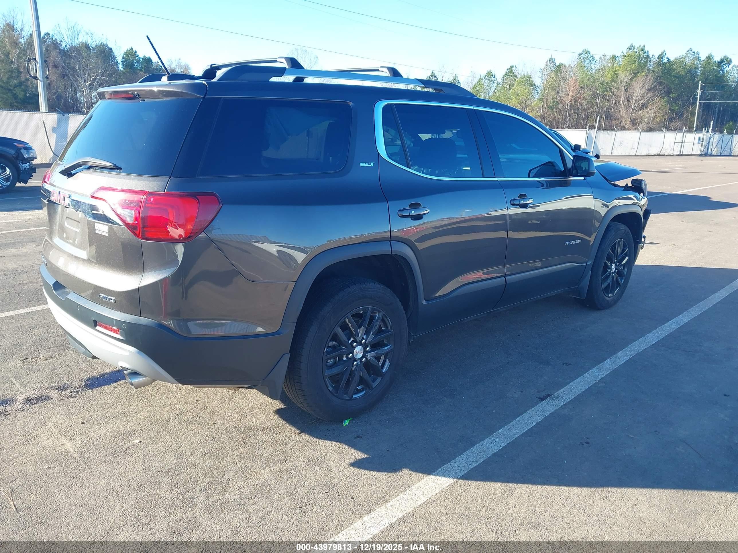 GMC ACADIA image 4