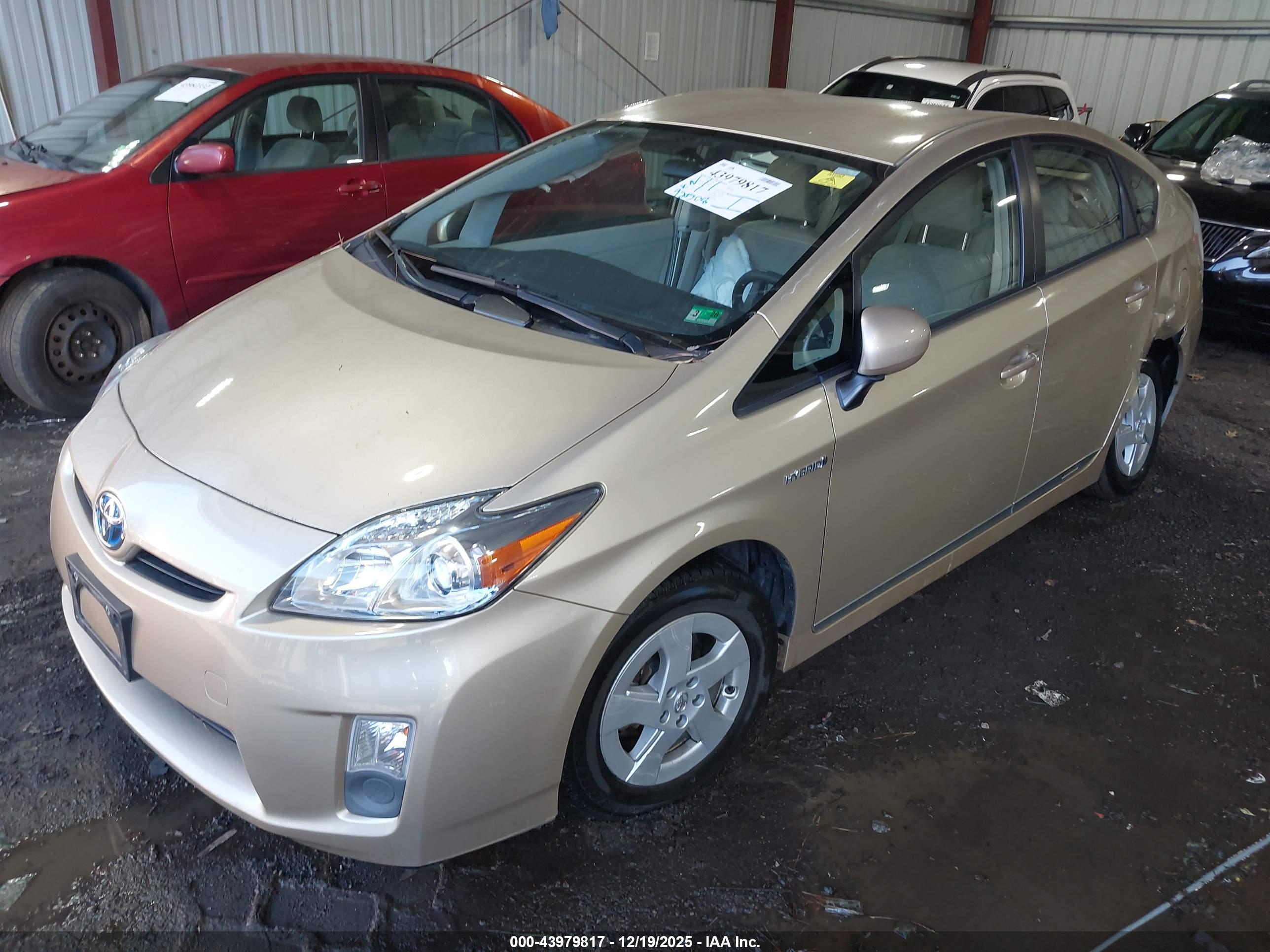 TOYOTA PRIUS image 2