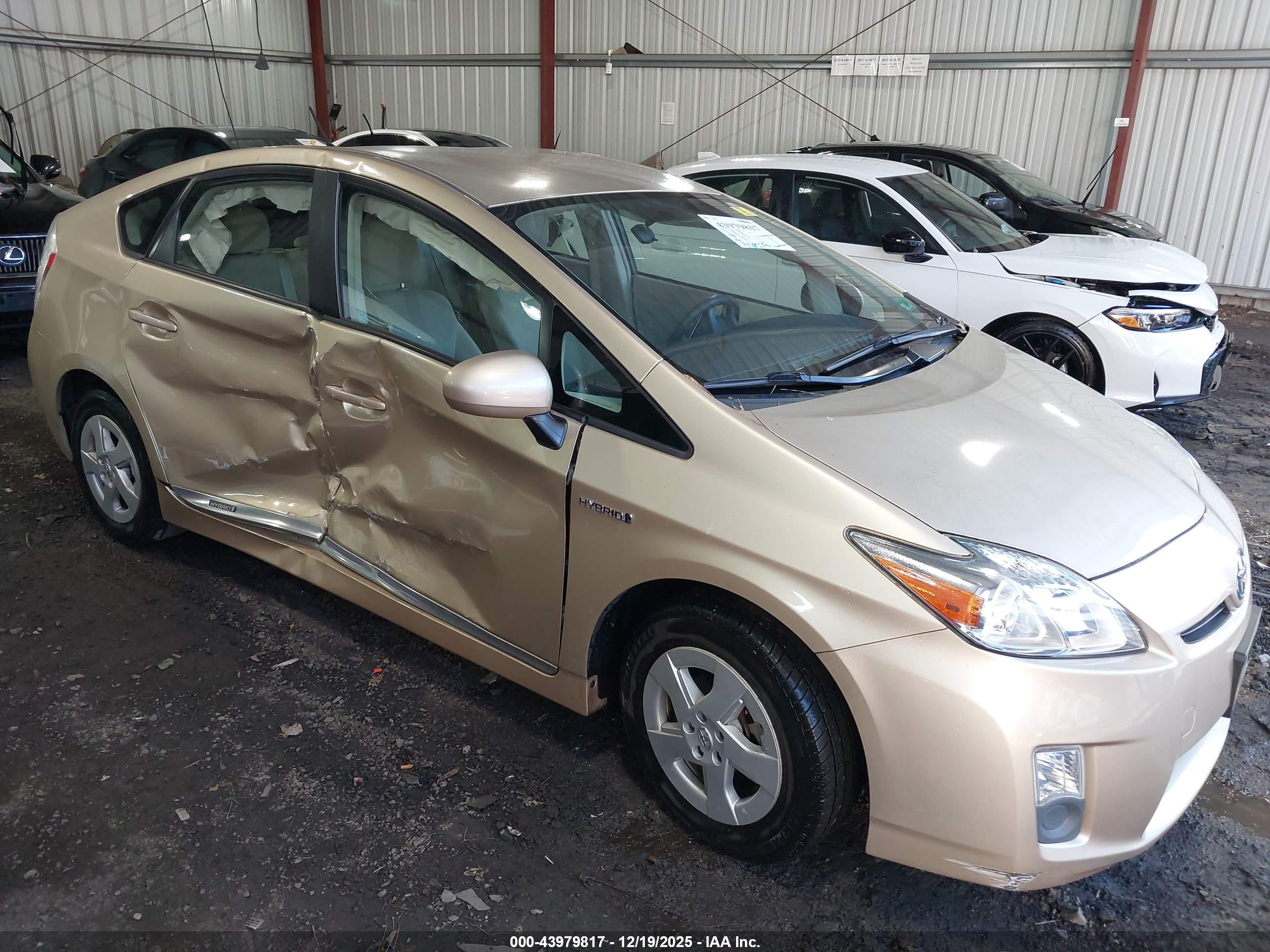 TOYOTA PRIUS image 6
