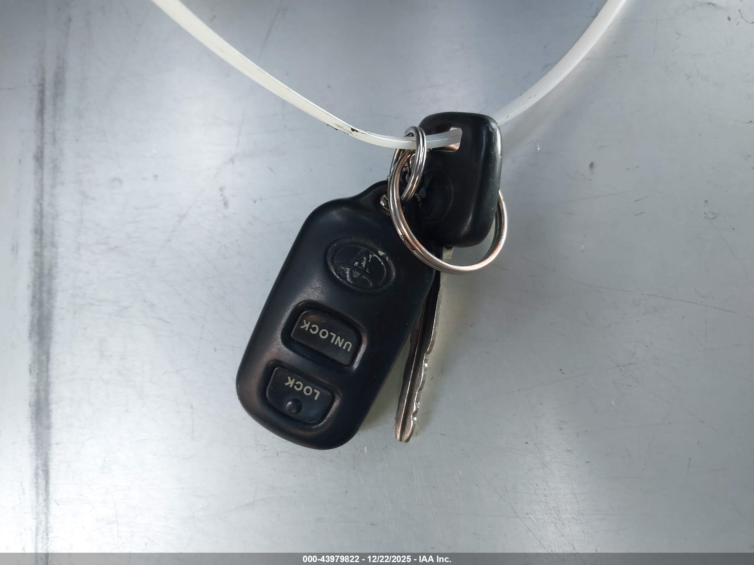 TOYOTA COROLLA image 11