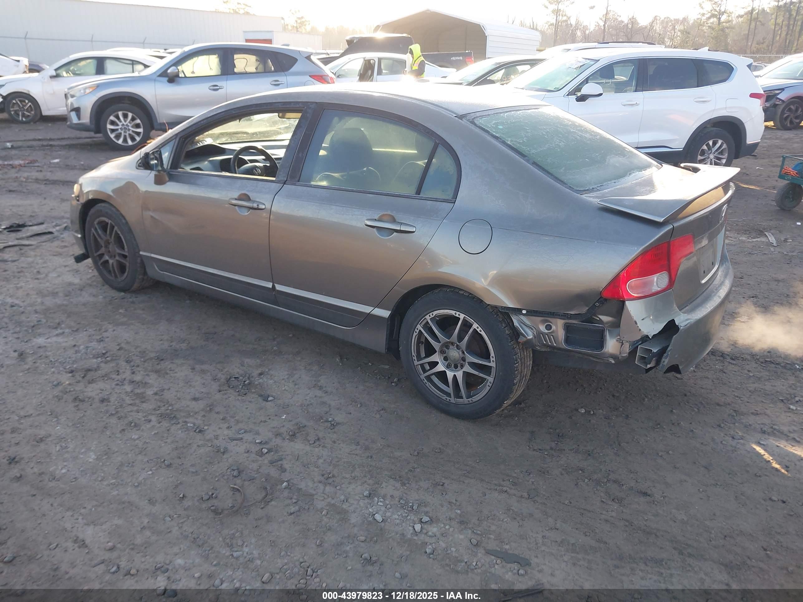 HONDA CIVIC image 3
