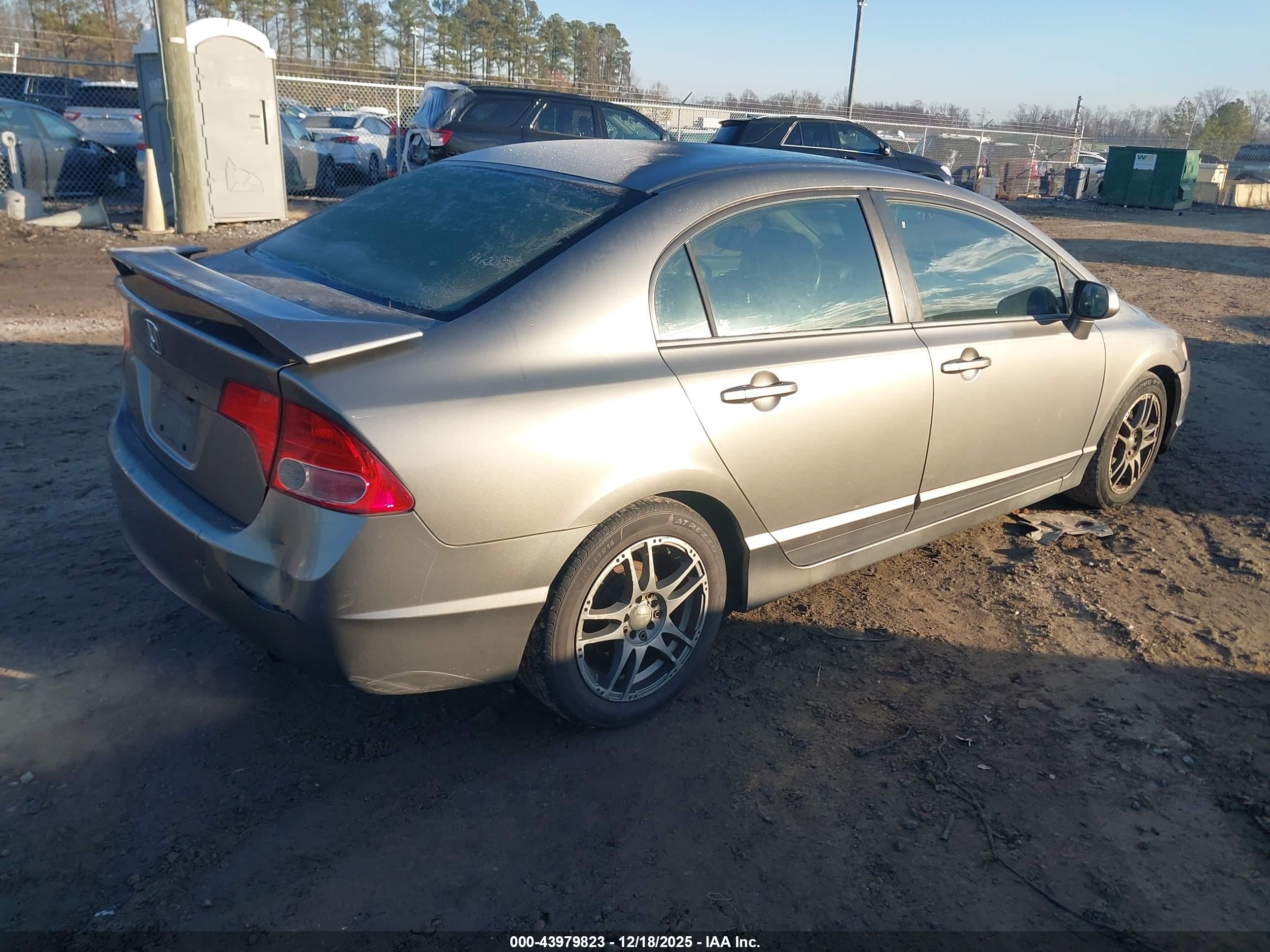 HONDA CIVIC image 4