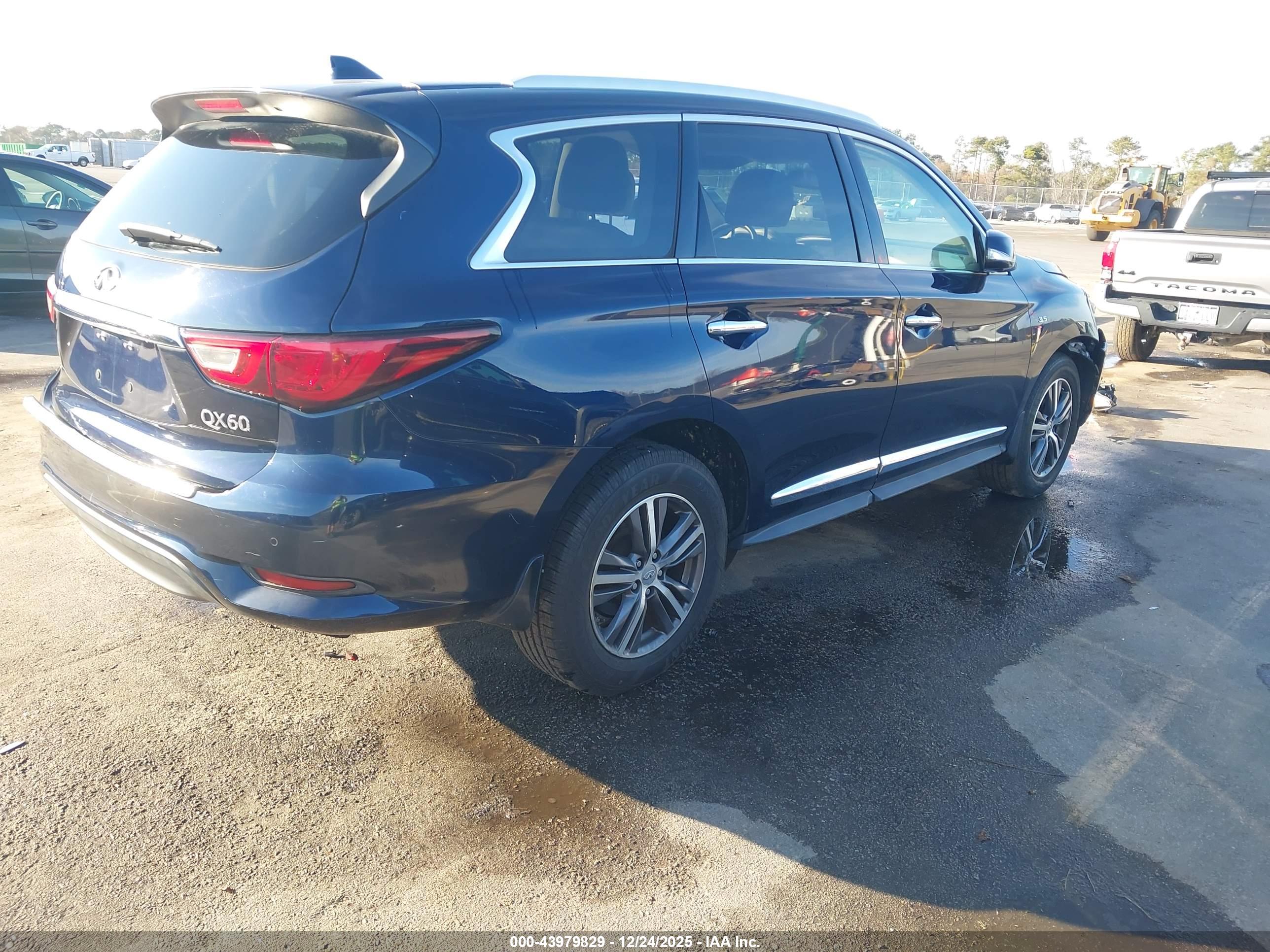 INFINITI QX60 image 4