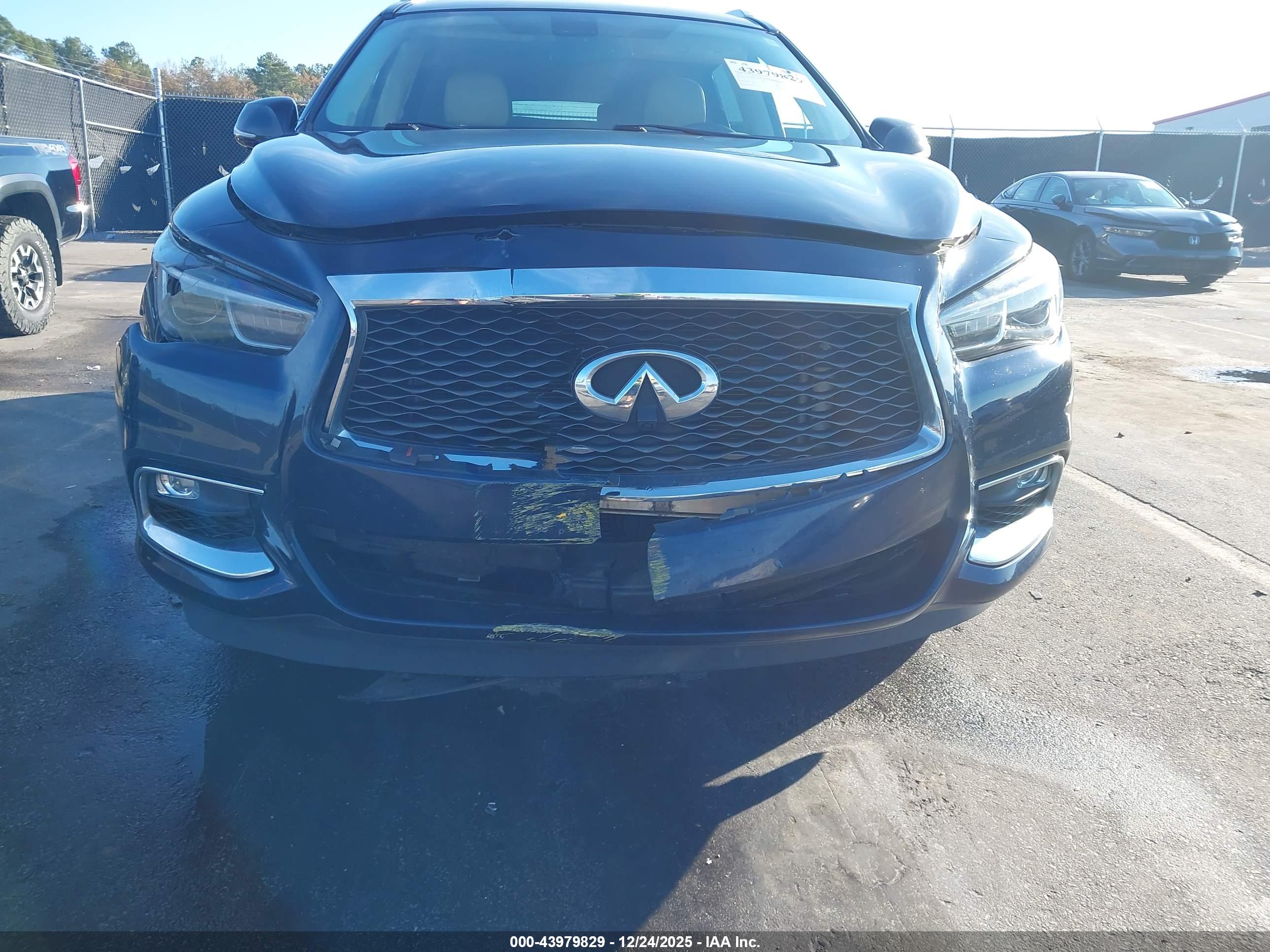 INFINITI QX60 image 6
