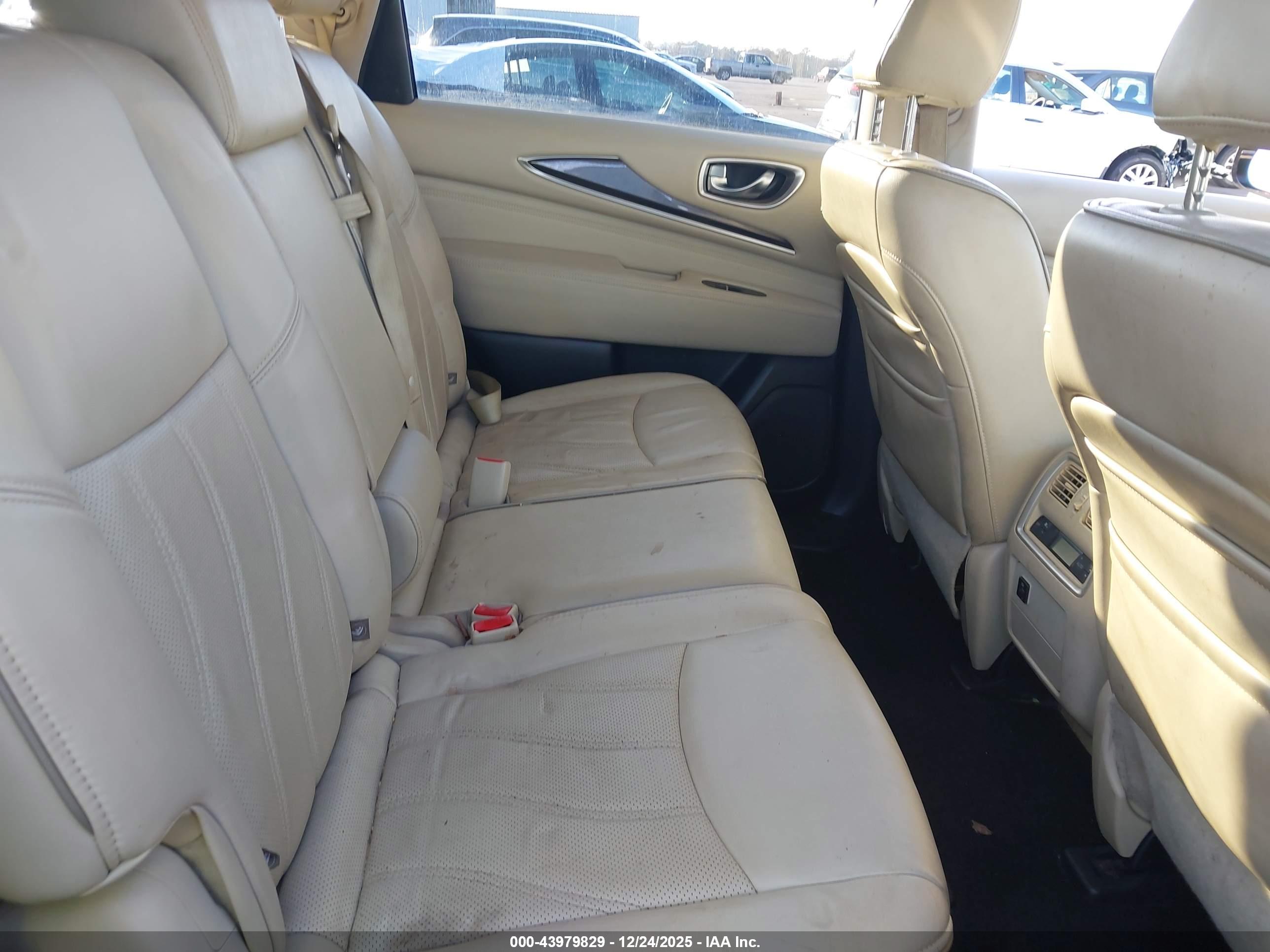 INFINITI QX60 image 8