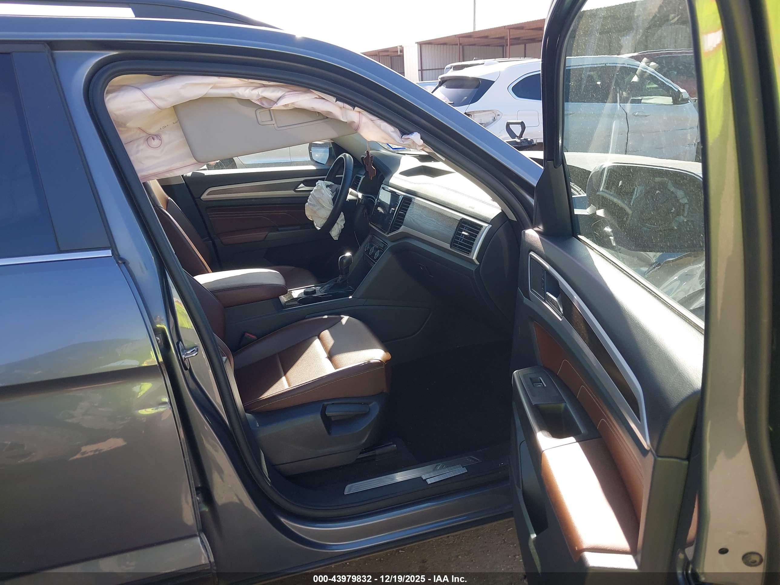 VOLKSWAGEN ATLAS image 5